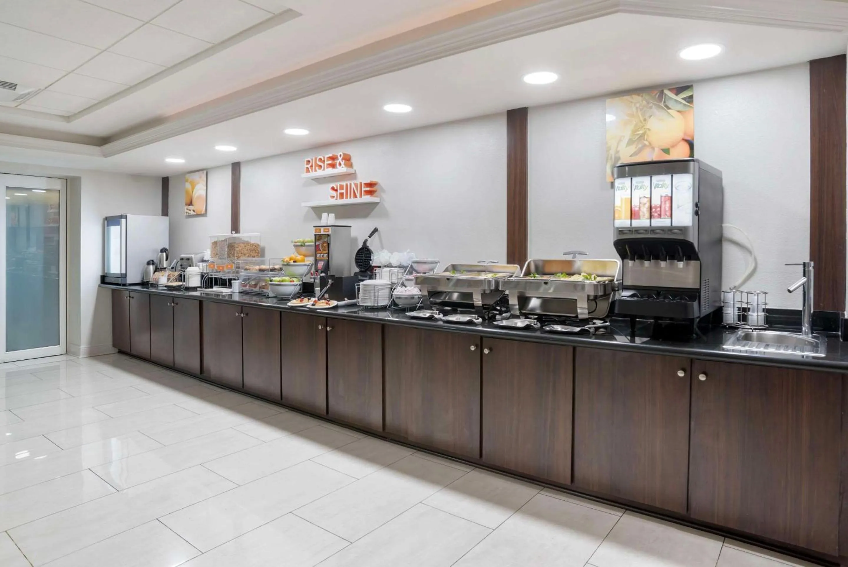 Breakfast in Comfort Inn & Suites New Orleans Airport North