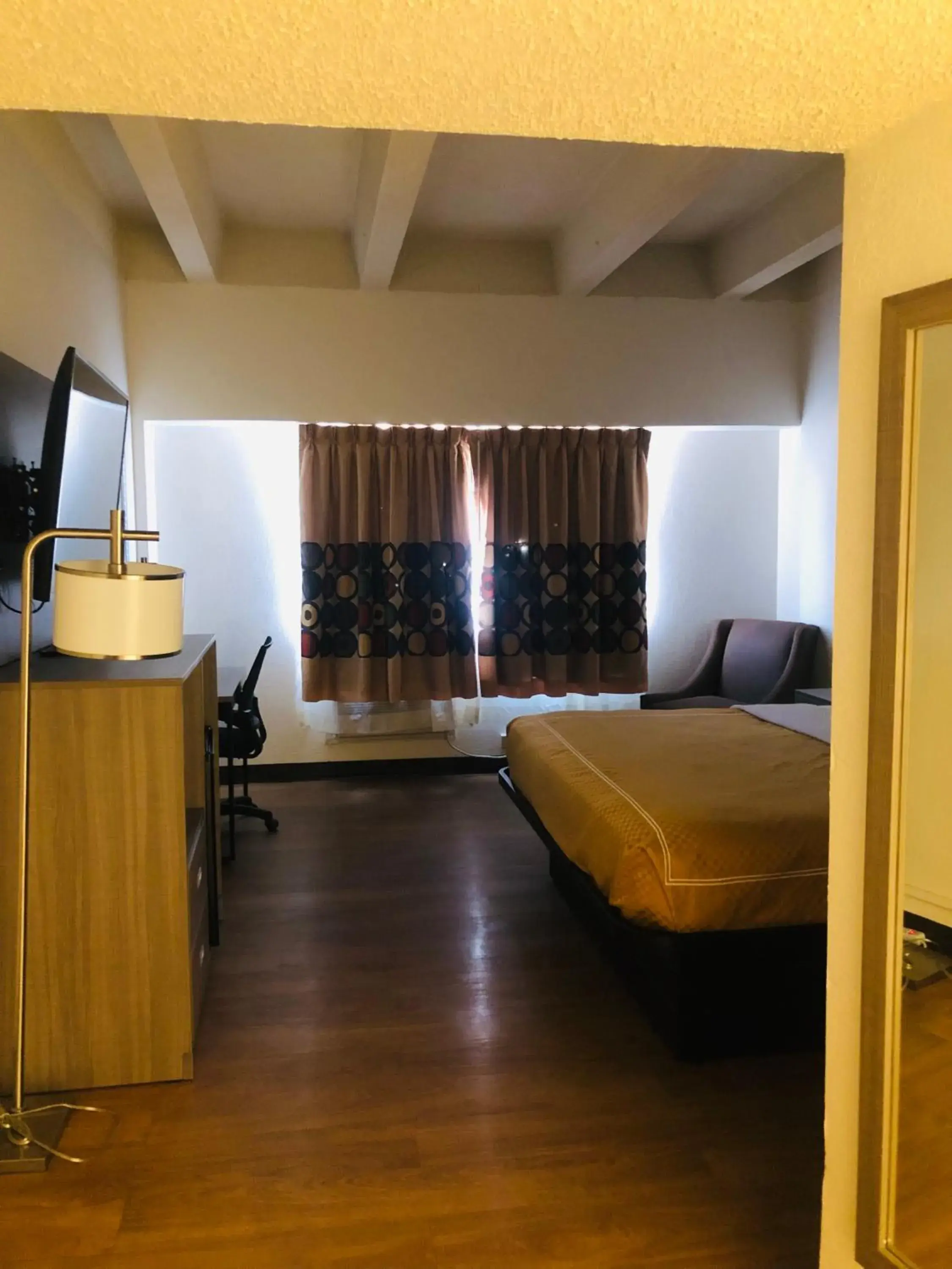 Bed in Budget Inn Denver Downtown Bed in Budget Inn Denver Downtown