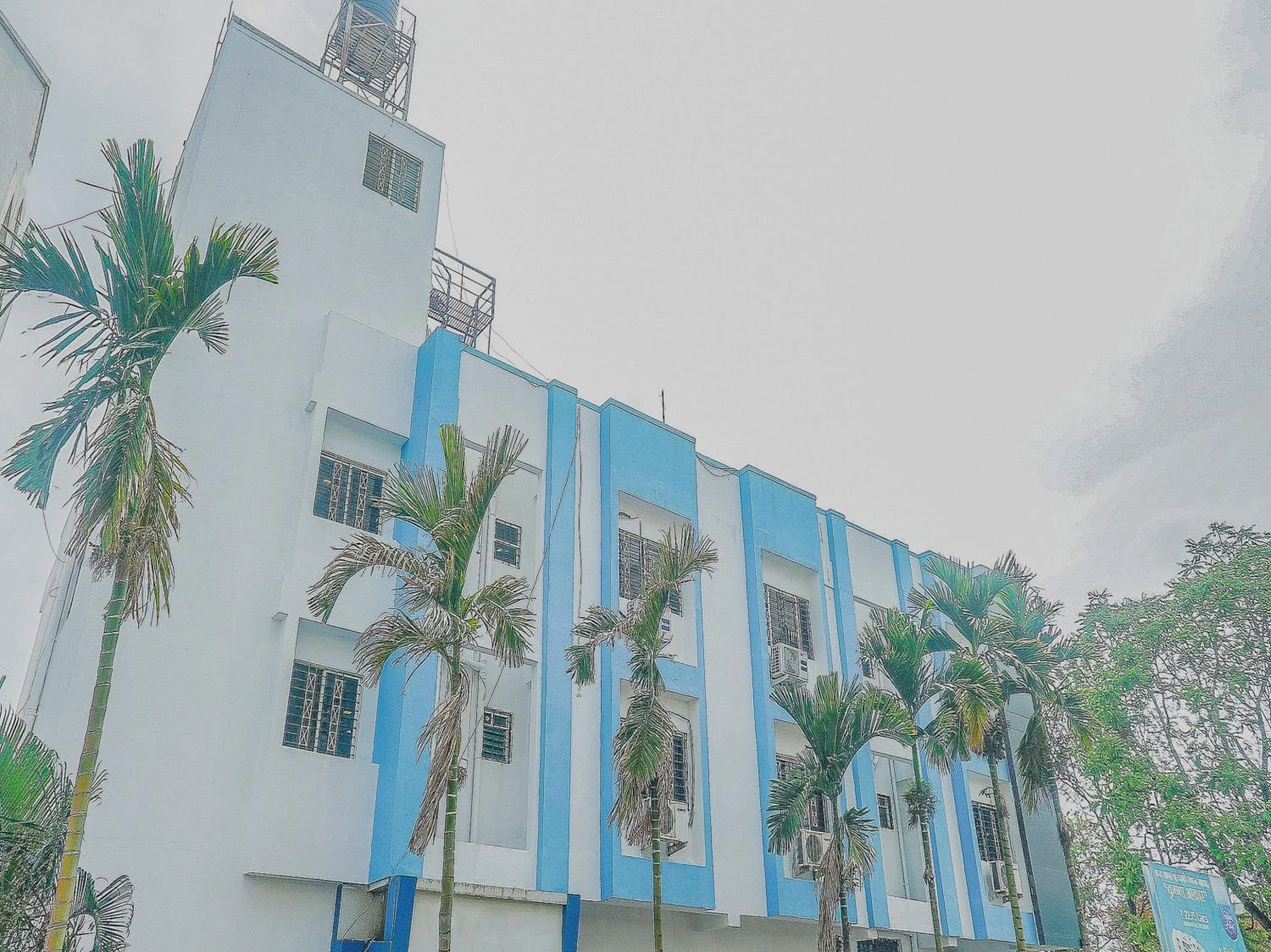 Facade/entrance in Hotel O Paradise Inn Talegaon Dabhade