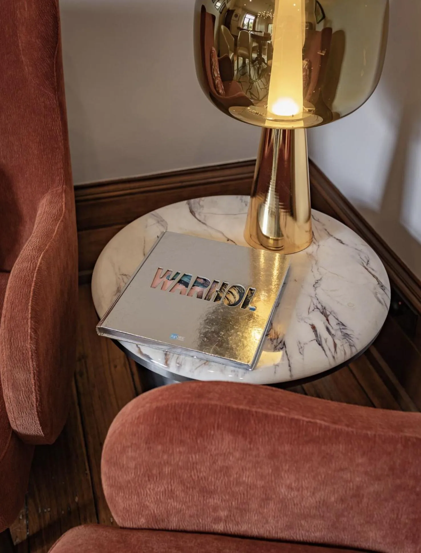 Seating area in Islington Hotel