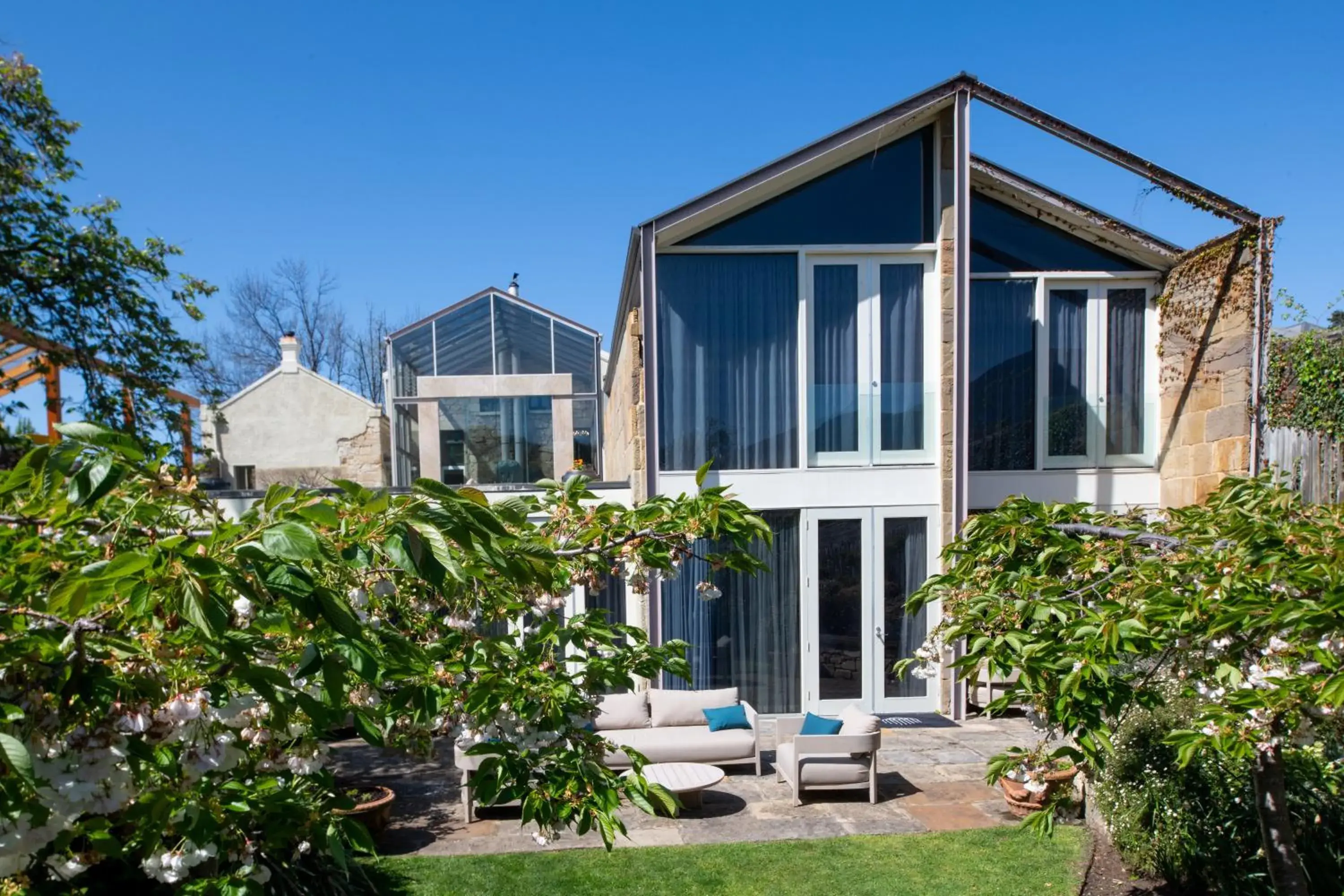 Property building in Islington Hotel Property building in Islington Hotel