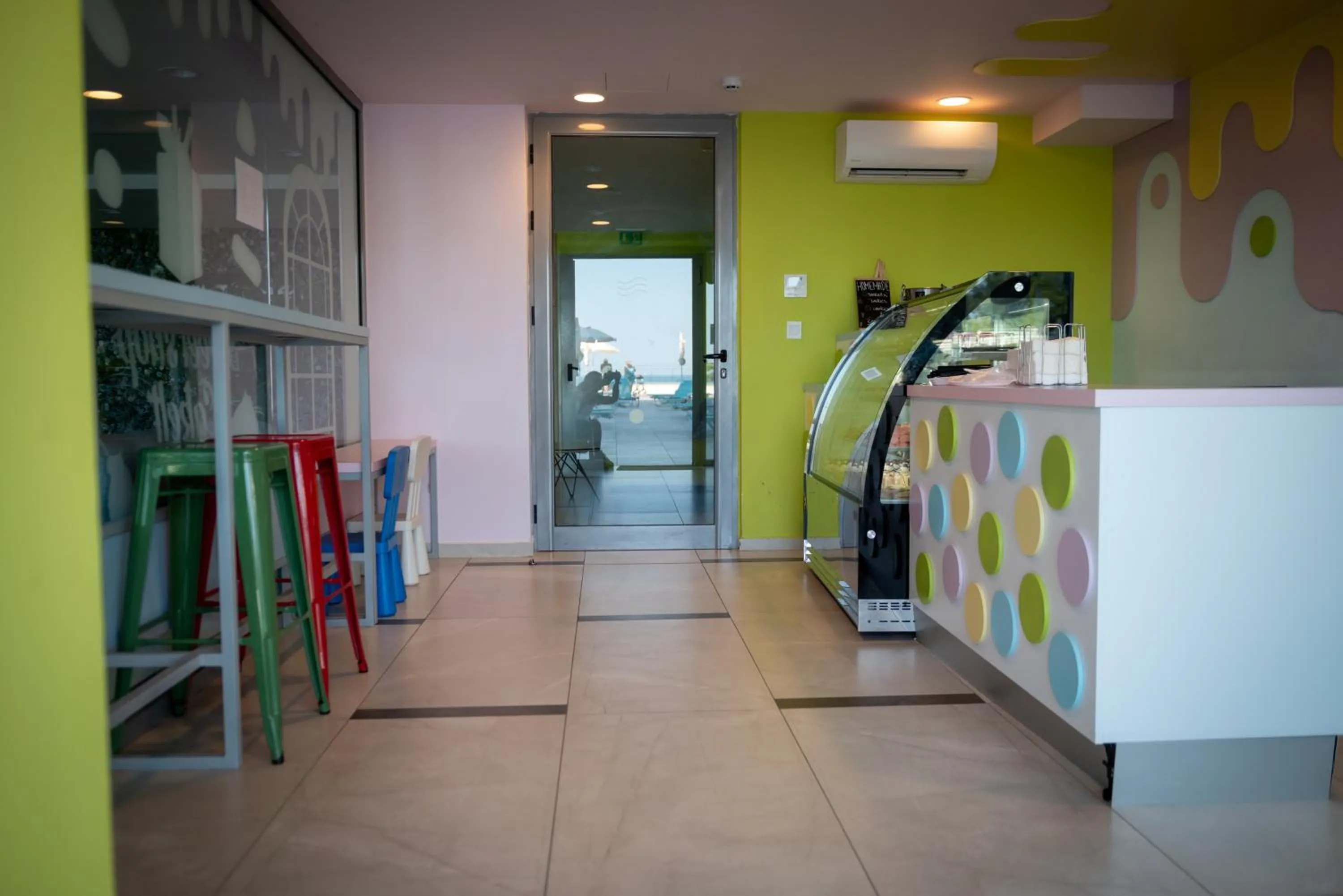 Restaurant/places to eat in Astoria Hotel All Inclusive & Private Beach