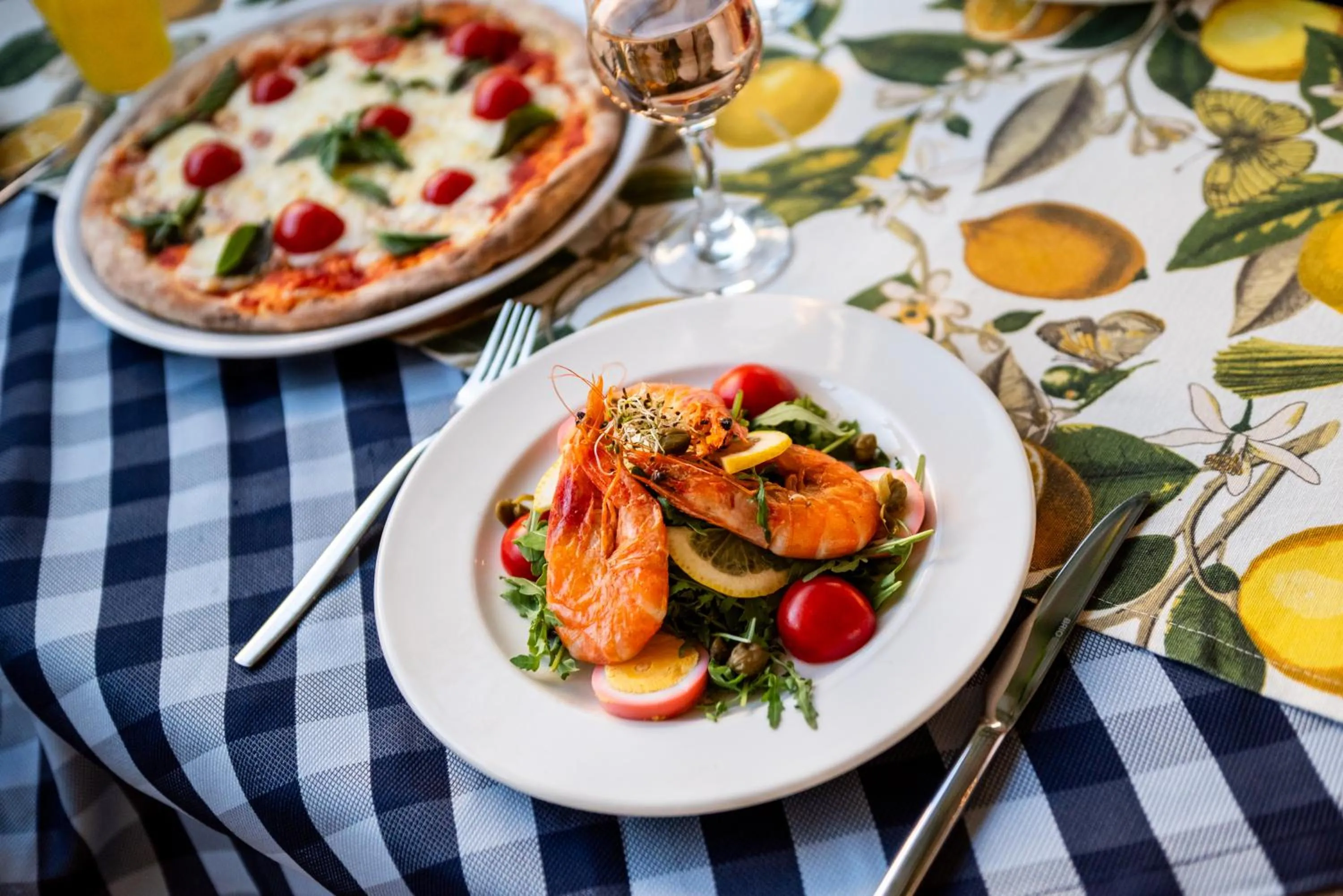 Restaurant/places to eat in Astoria Hotel All Inclusive & Private Beach