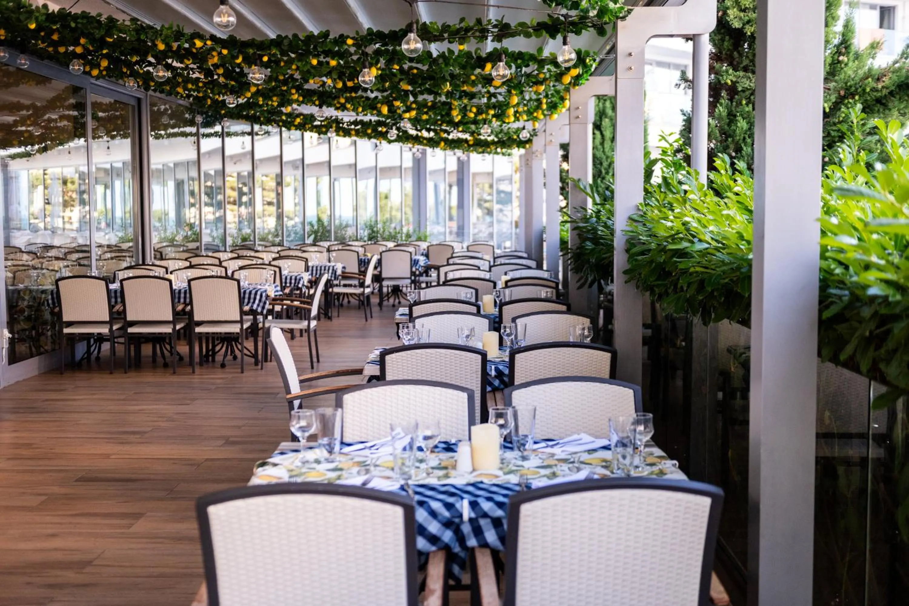 Restaurant/places to eat in Astoria Hotel All Inclusive & Private Beach