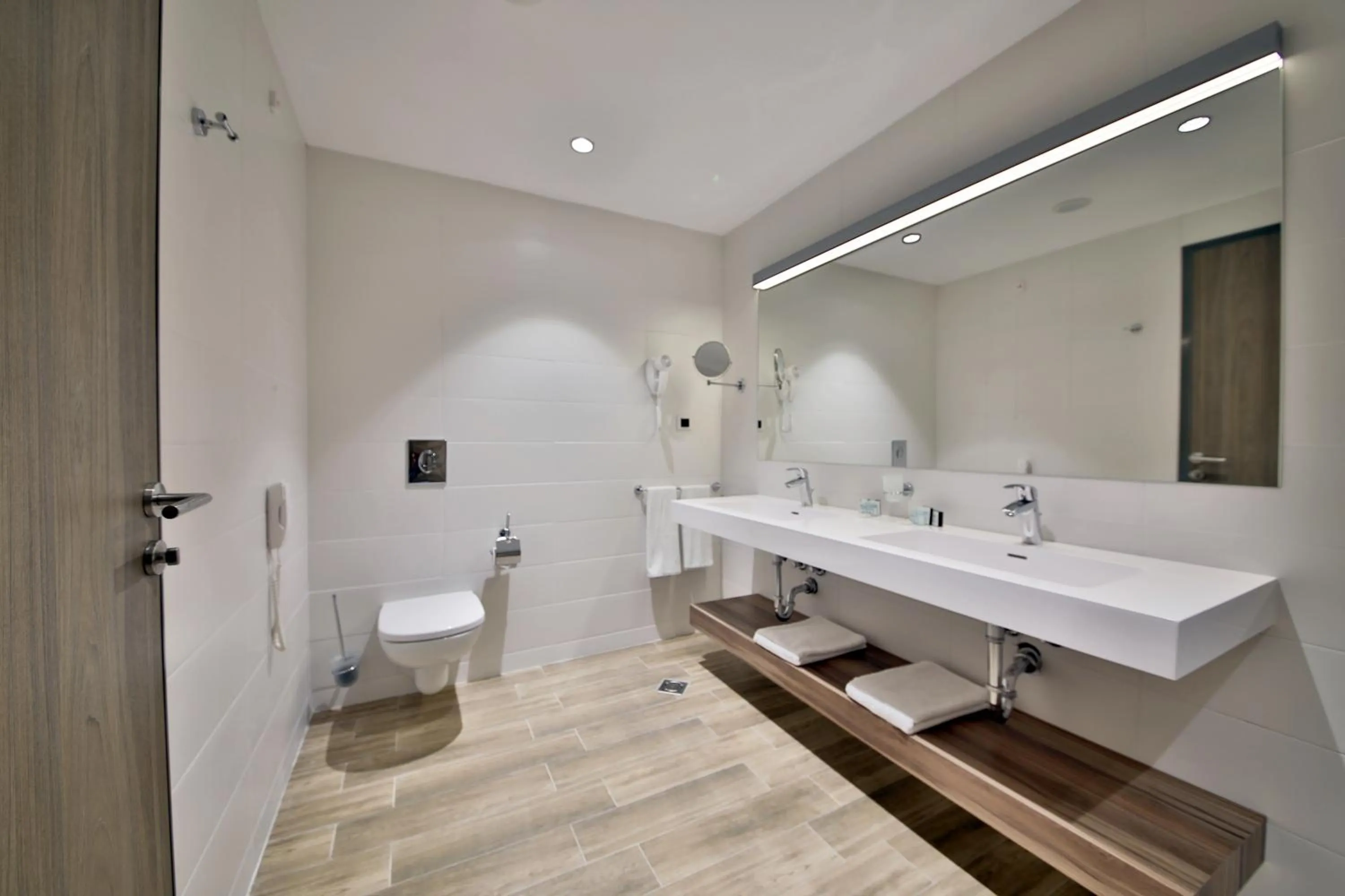 Shower in Astoria Hotel All Inclusive & Private Beach