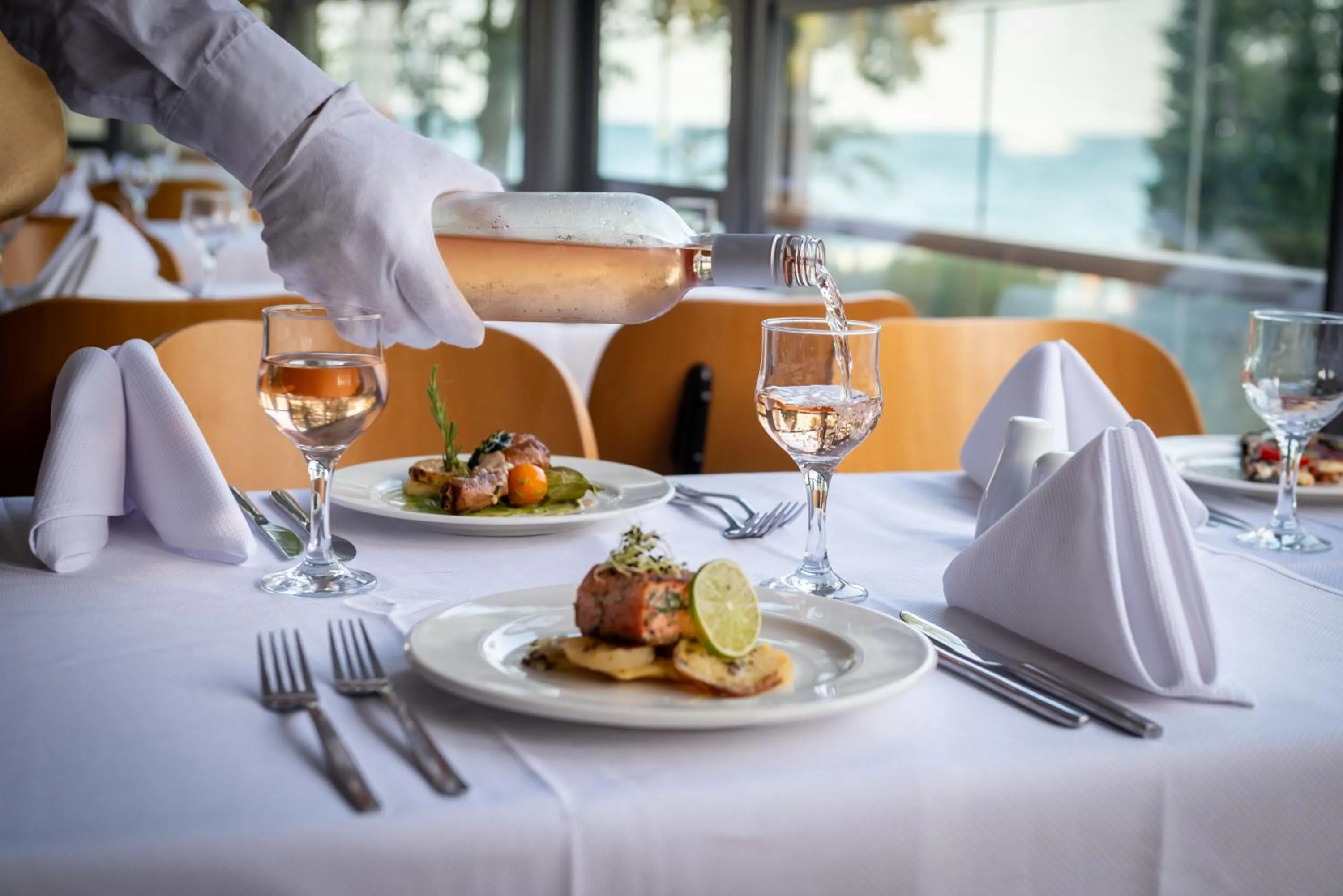 Restaurant/places to eat in Astoria Hotel All Inclusive & Private Beach