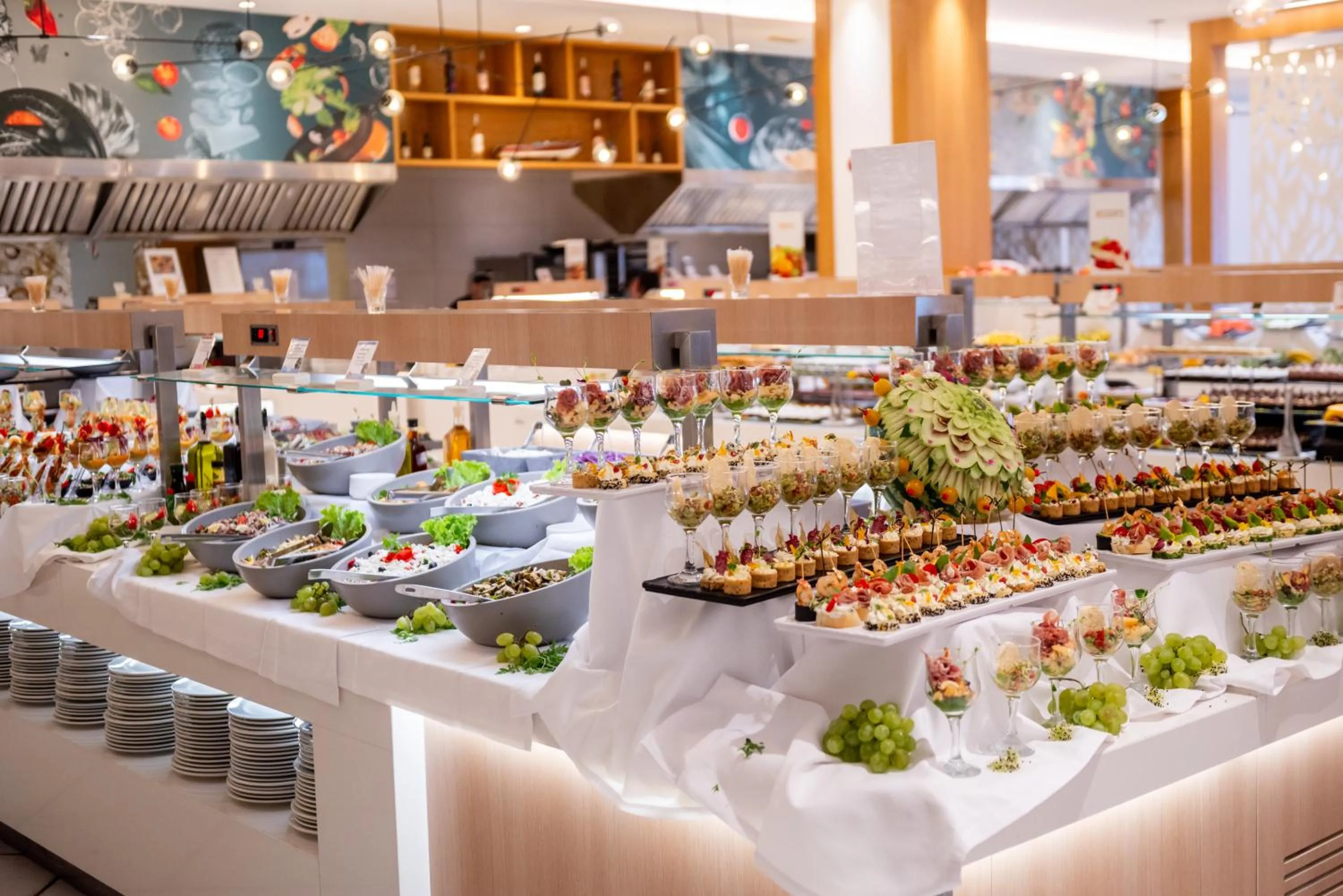 Restaurant/places to eat in Astoria Hotel All Inclusive & Private Beach