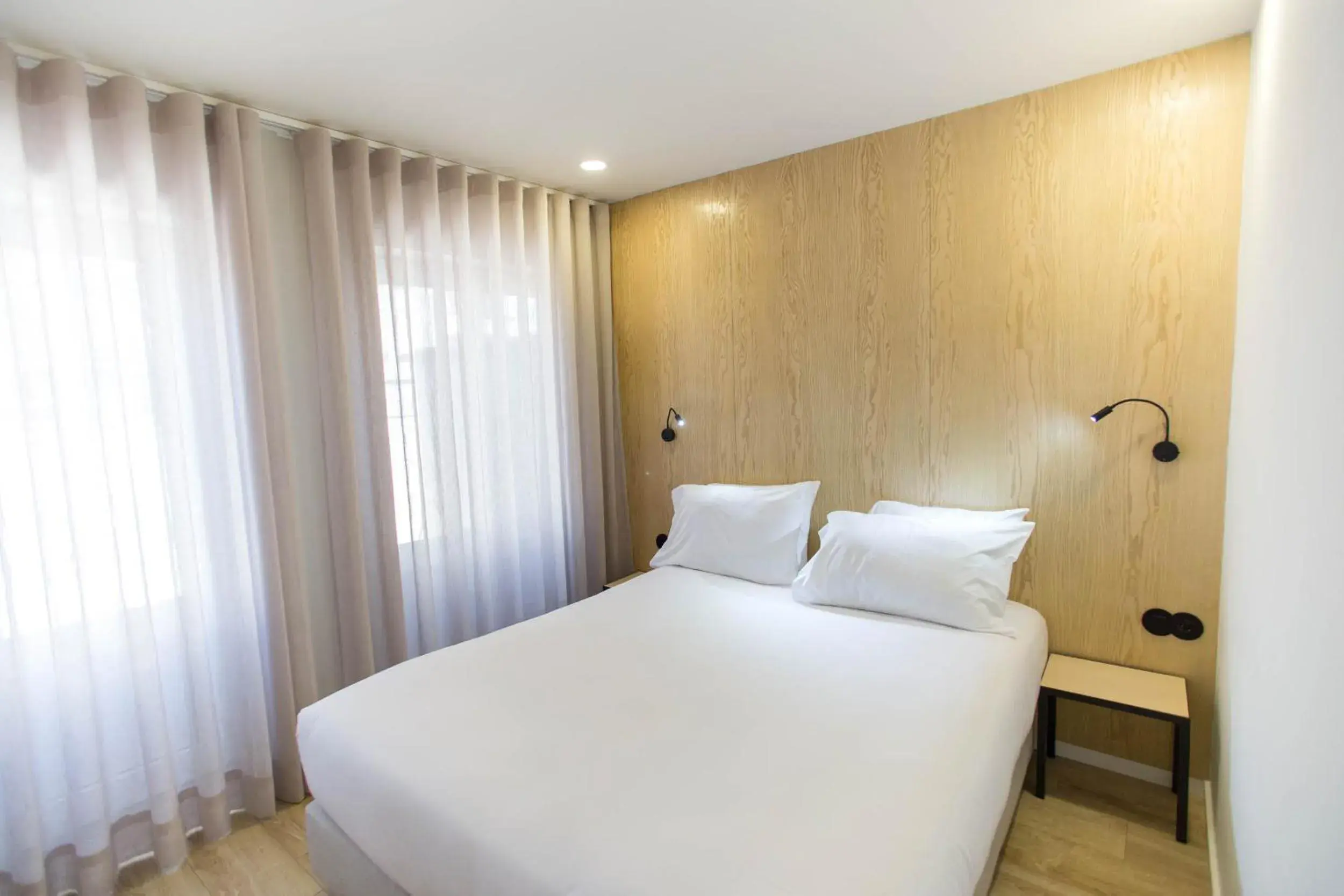 Standard Double Room in The Gate Porto Standard Double Room in The Gate Porto