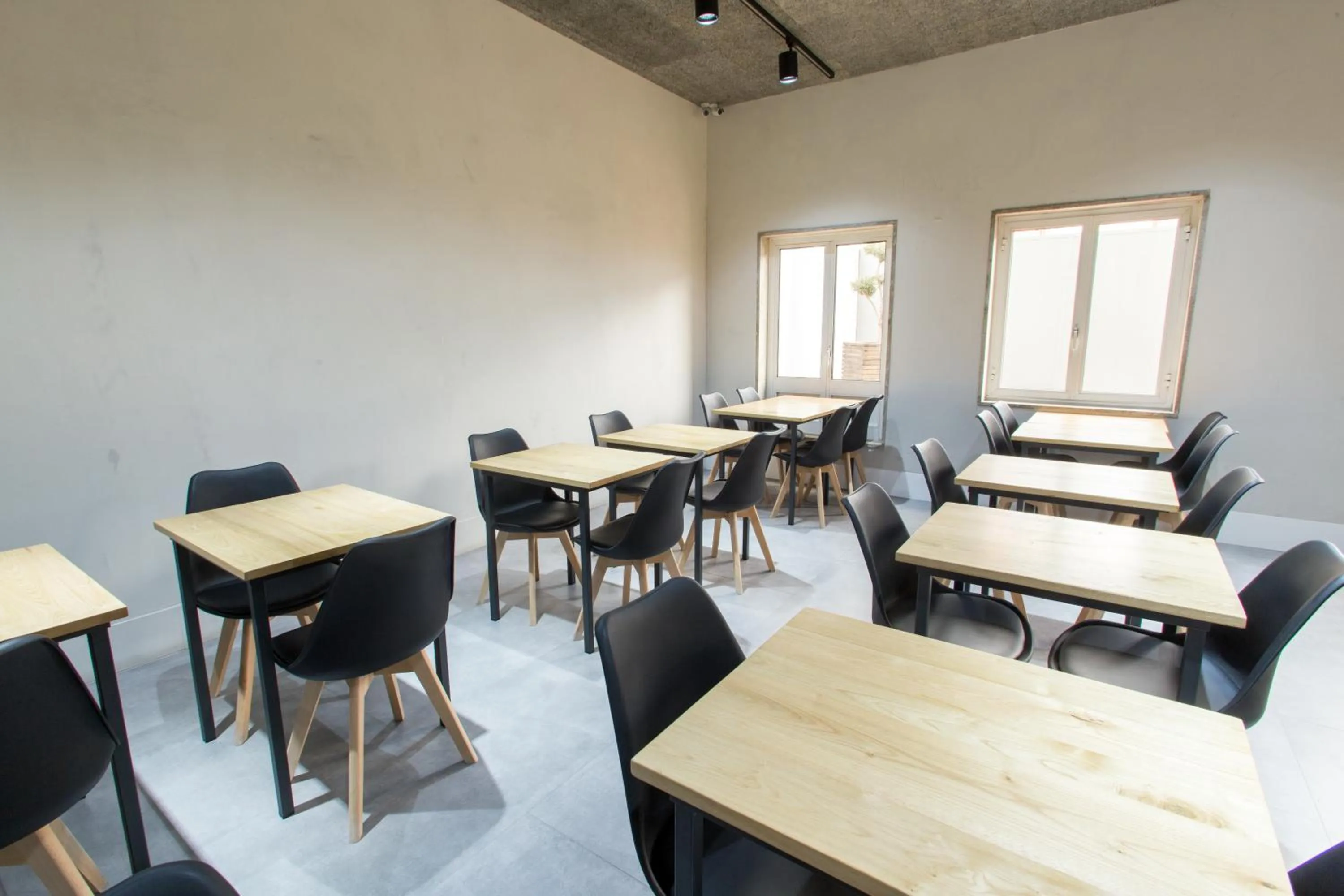 Dining area in The Gate Porto