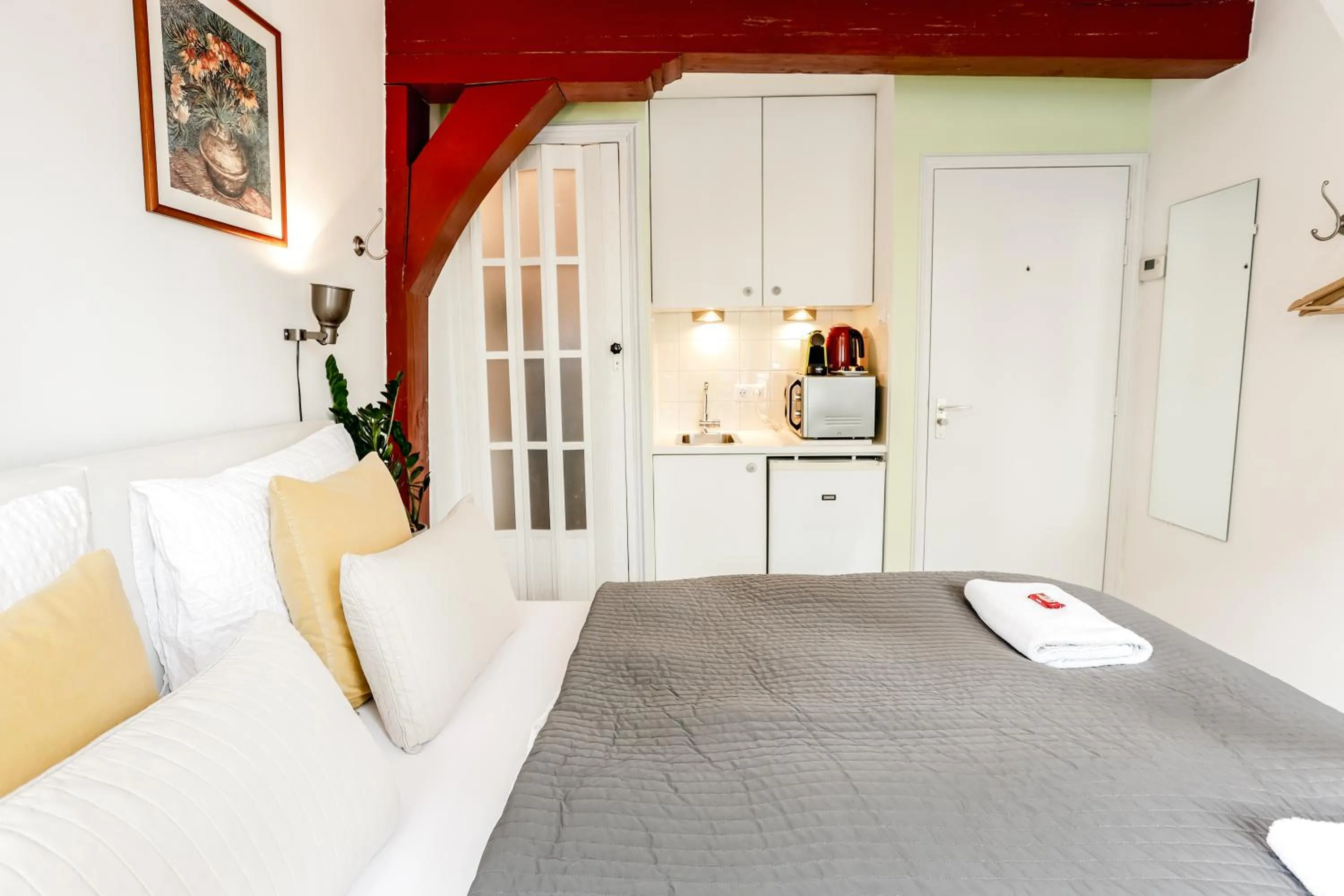 Bed in Sunflower Amsterdam