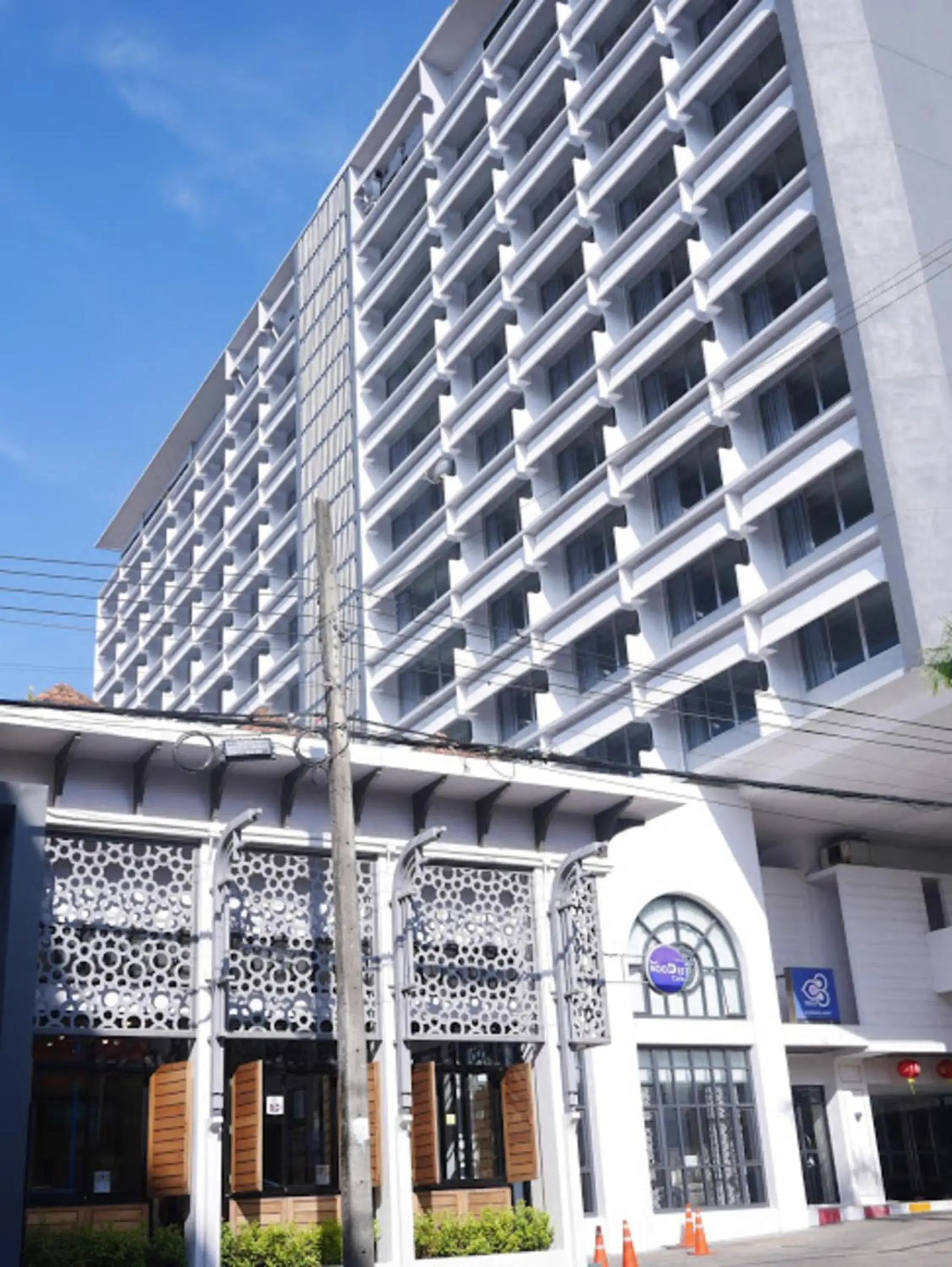 Property building in Pearl Hotel Phuket Property building in Pearl Hotel Phuket
