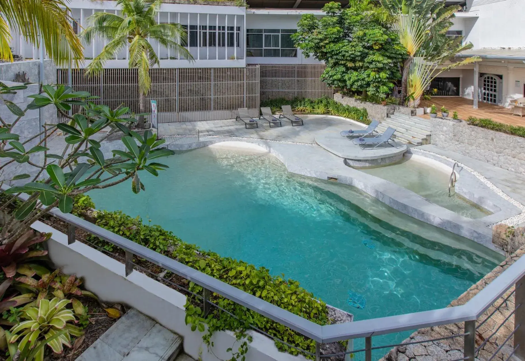 Swimming pool in Pearl Hotel Phuket Swimming pool in Pearl Hotel Phuket