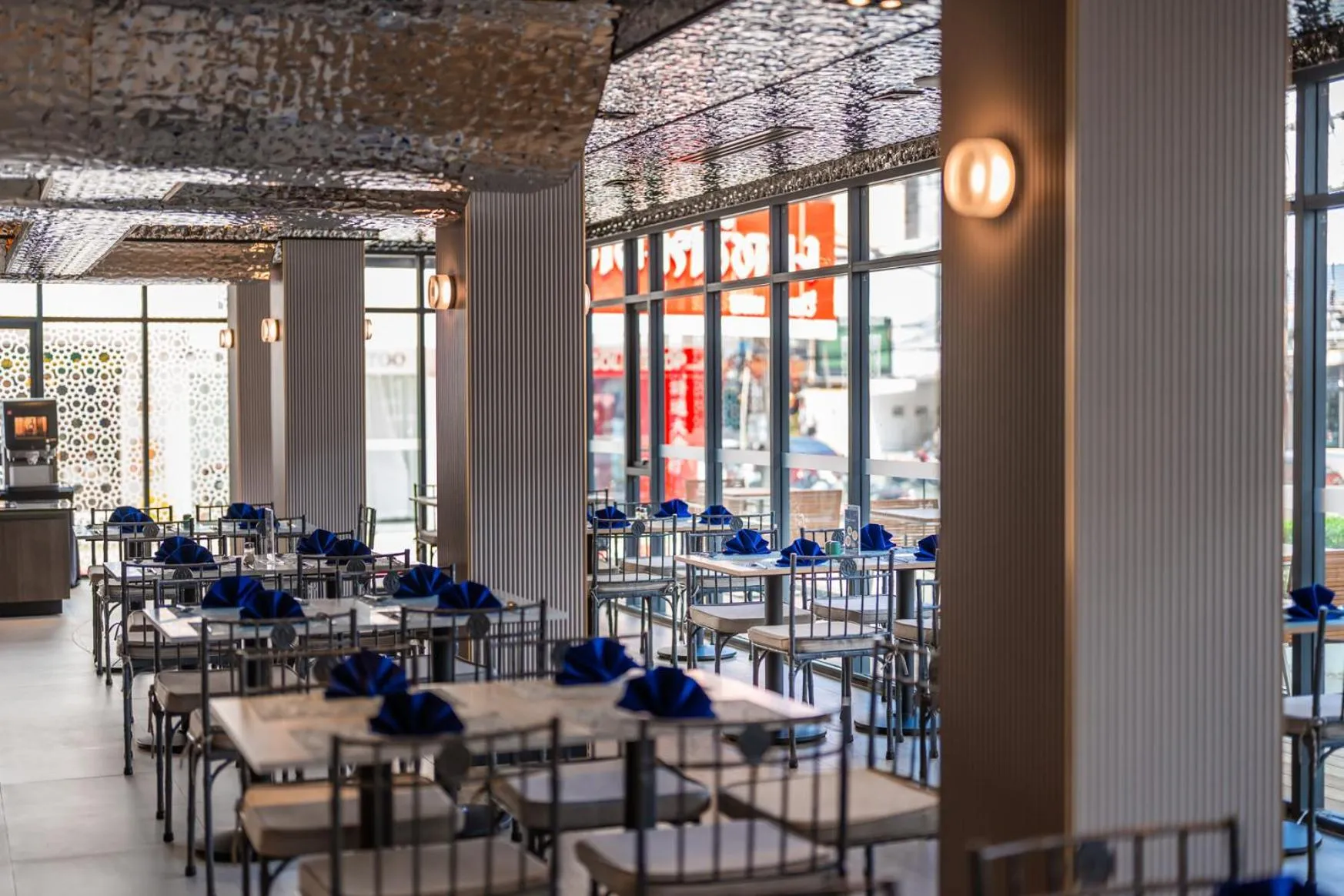 Restaurant/places to eat in Pearl Hotel Phuket