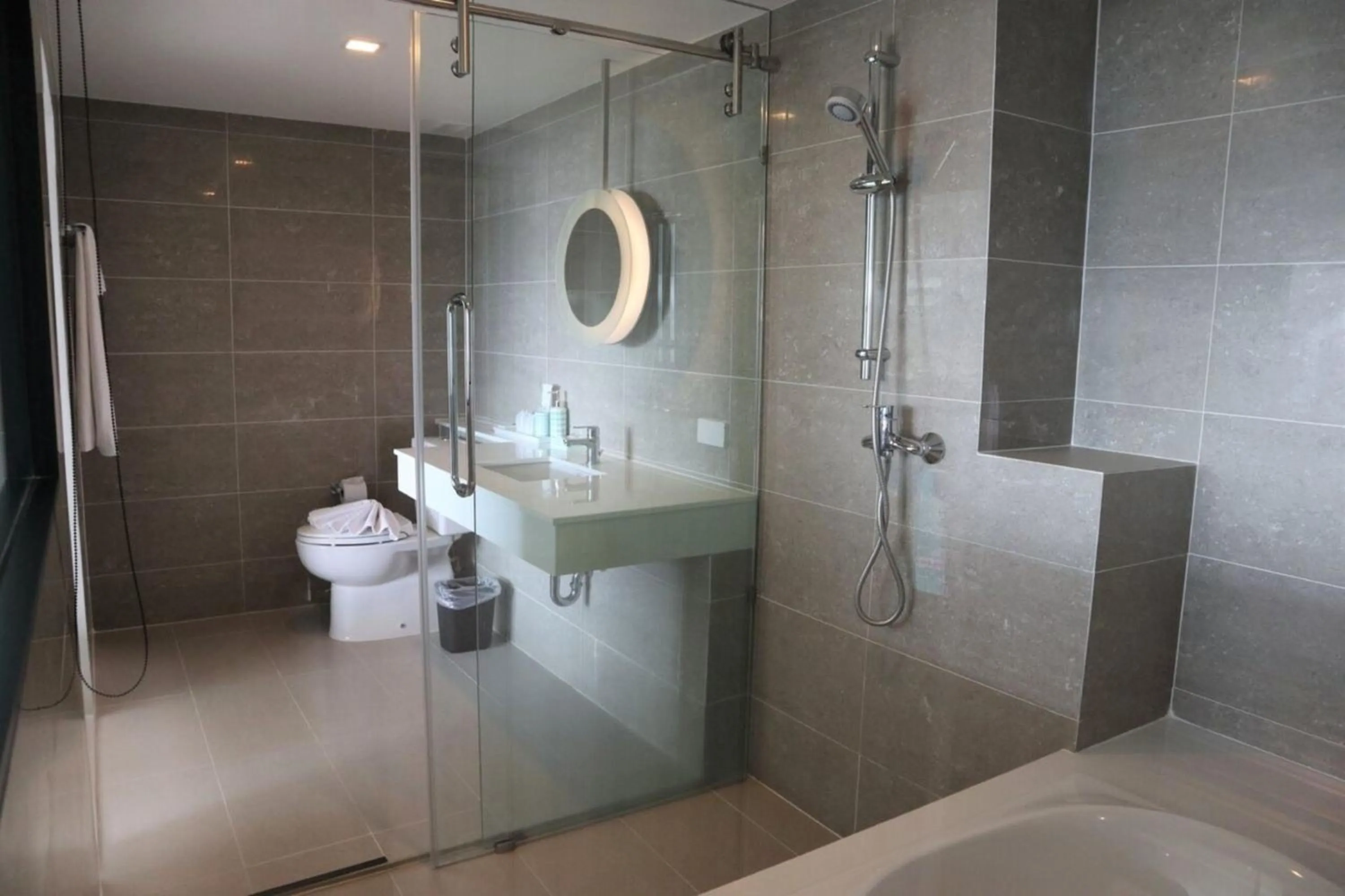 Shower in Pearl Hotel Phuket