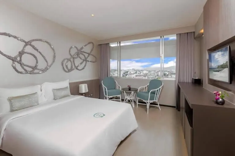 Bedroom, Bed in Pearl Hotel Phuket