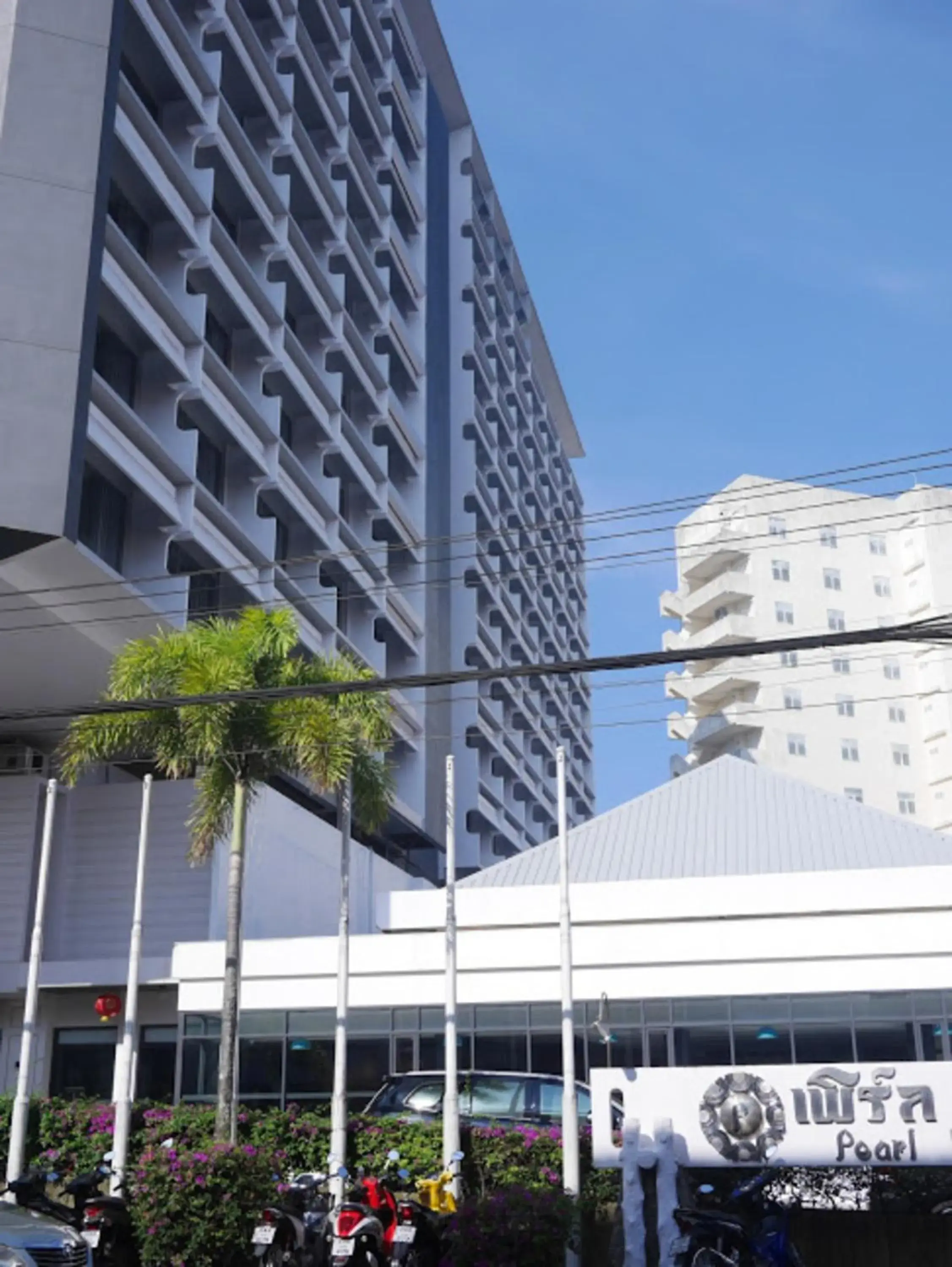 Property building in Pearl Hotel Phuket Property building in Pearl Hotel Phuket