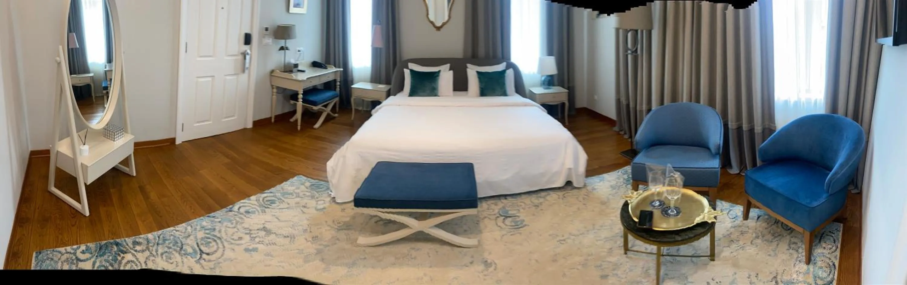 Photo of the whole room in Villa Promenade