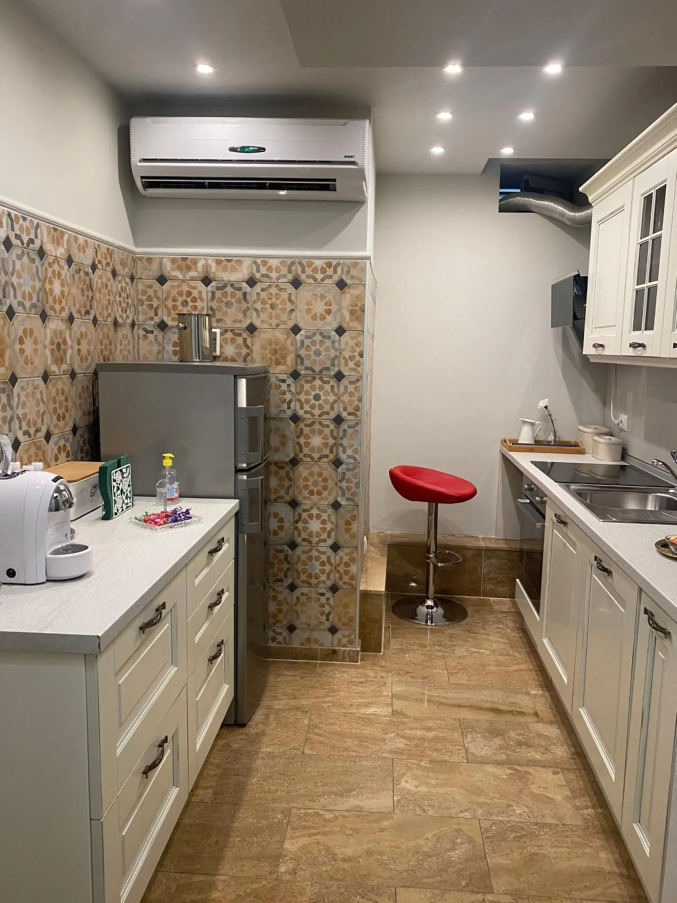 Kitchen or kitchenette in Villa Promenade