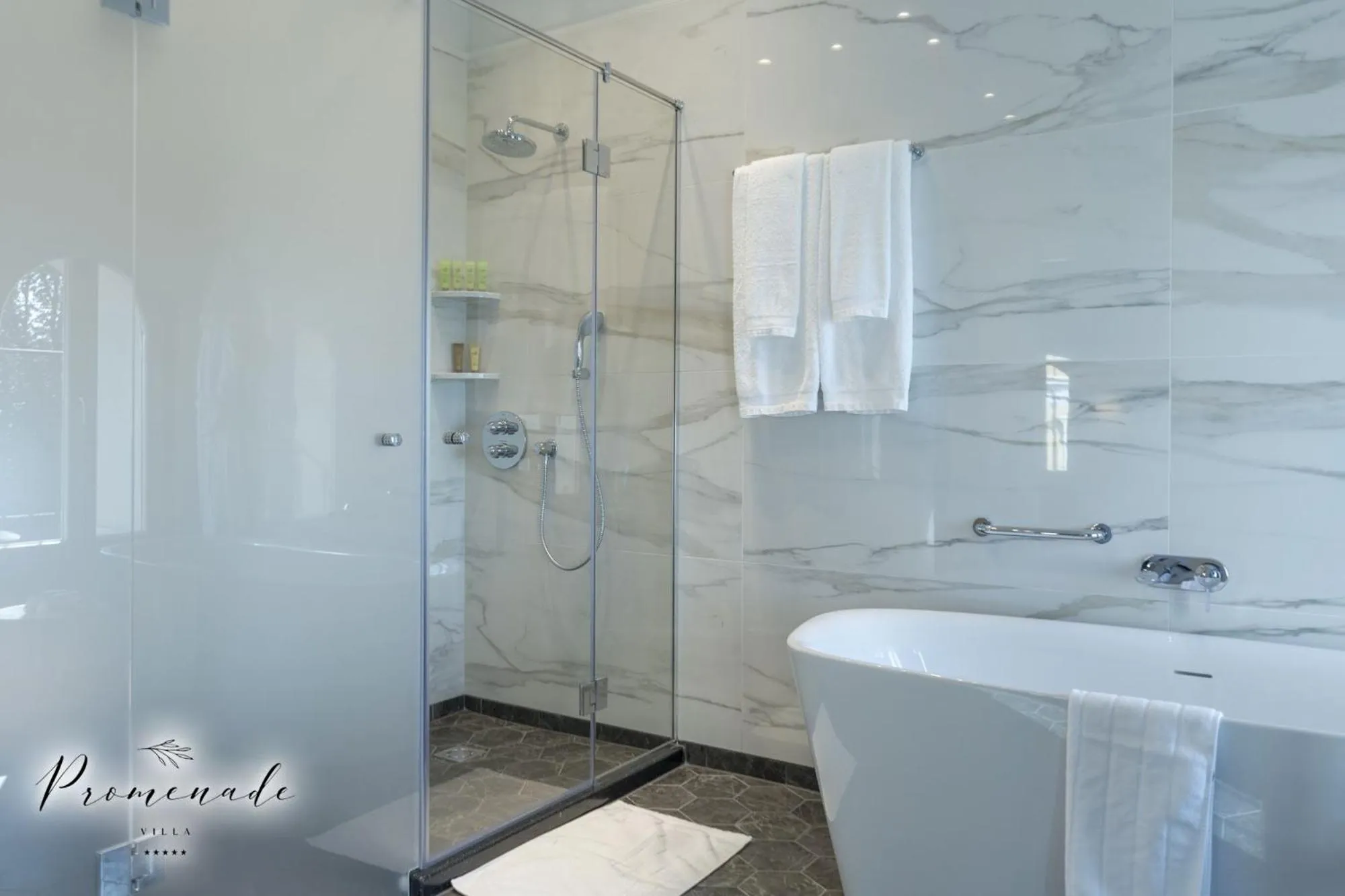 Bathroom in Villa Promenade