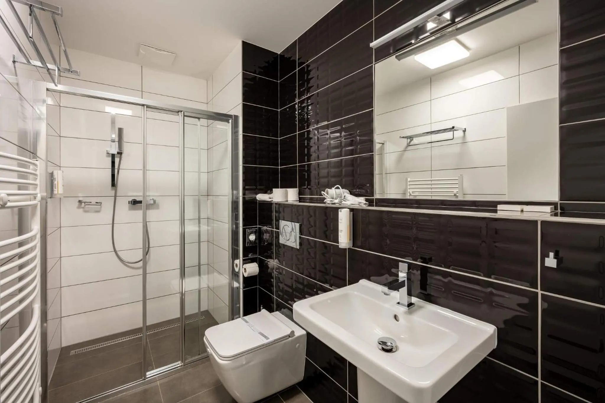 Shower in Hotel Grand