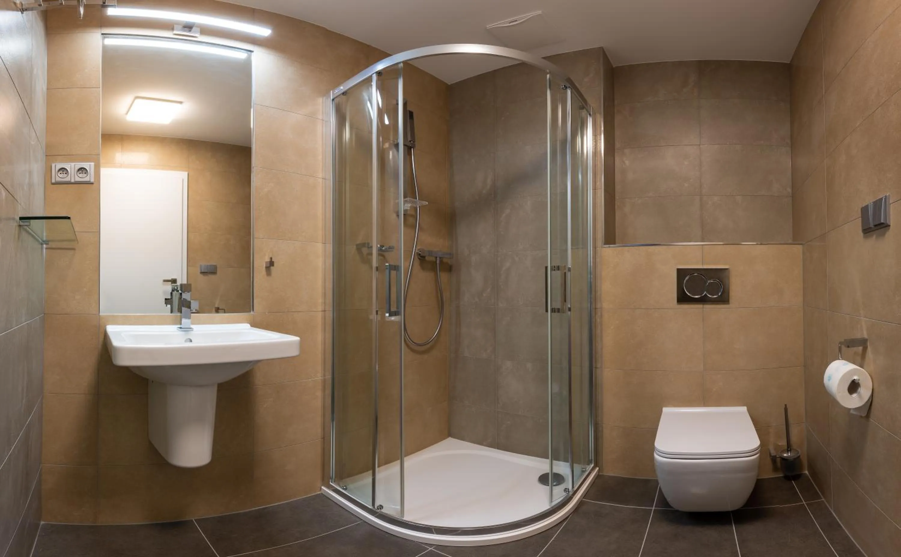 Shower in Hotel Grand