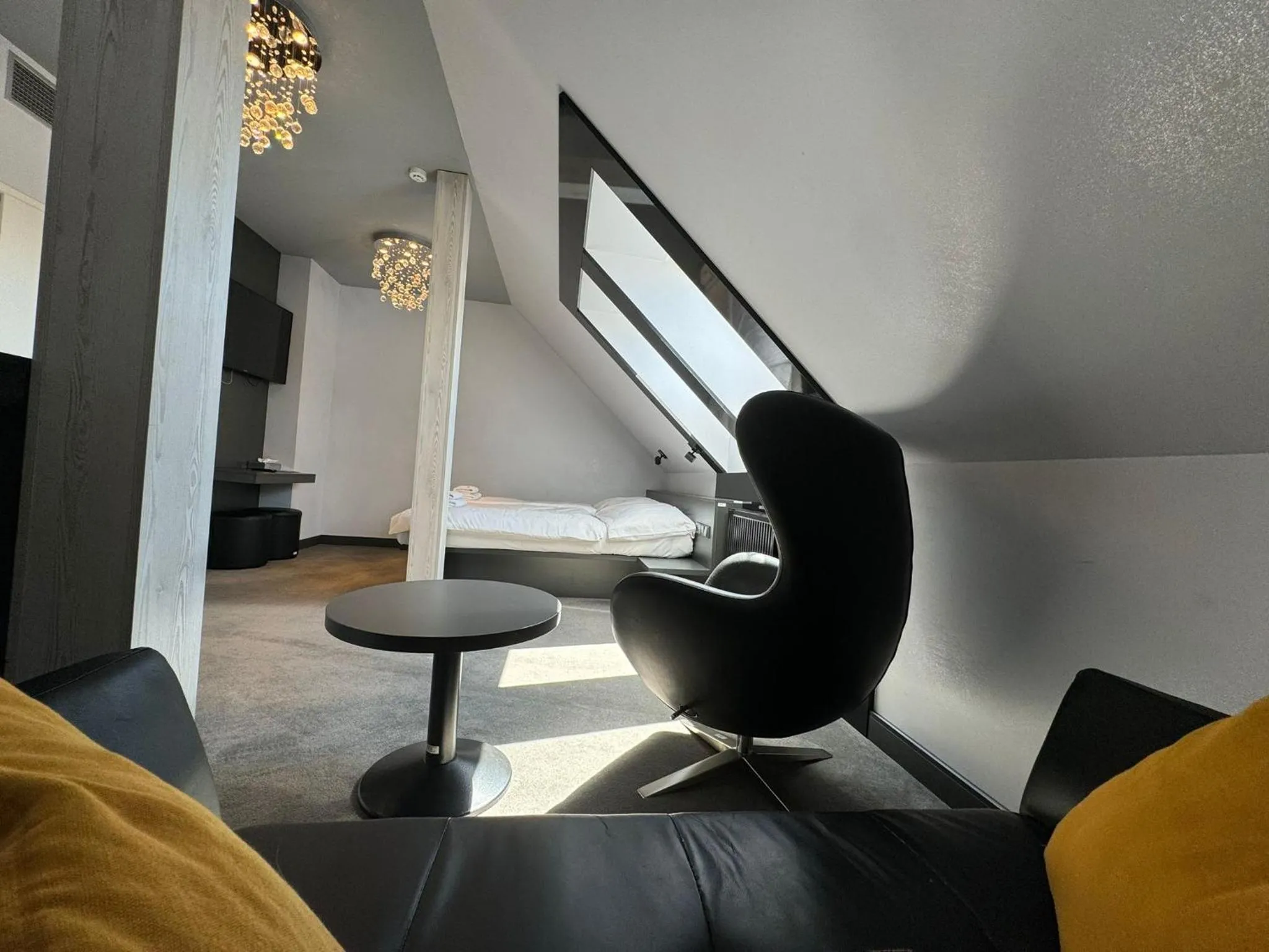 Photo of the whole room in Hotel Grand