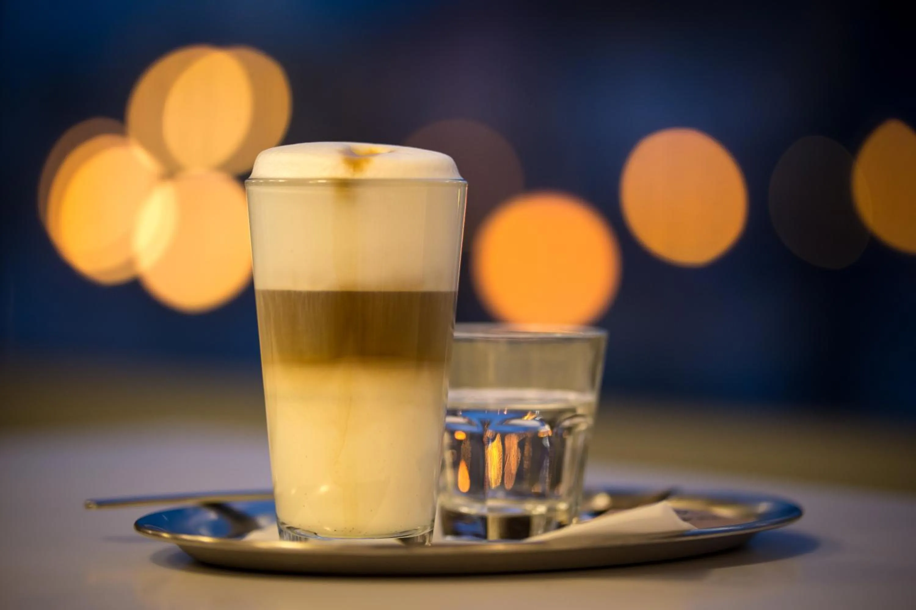 Restaurant/places to eat in Hotel Grand