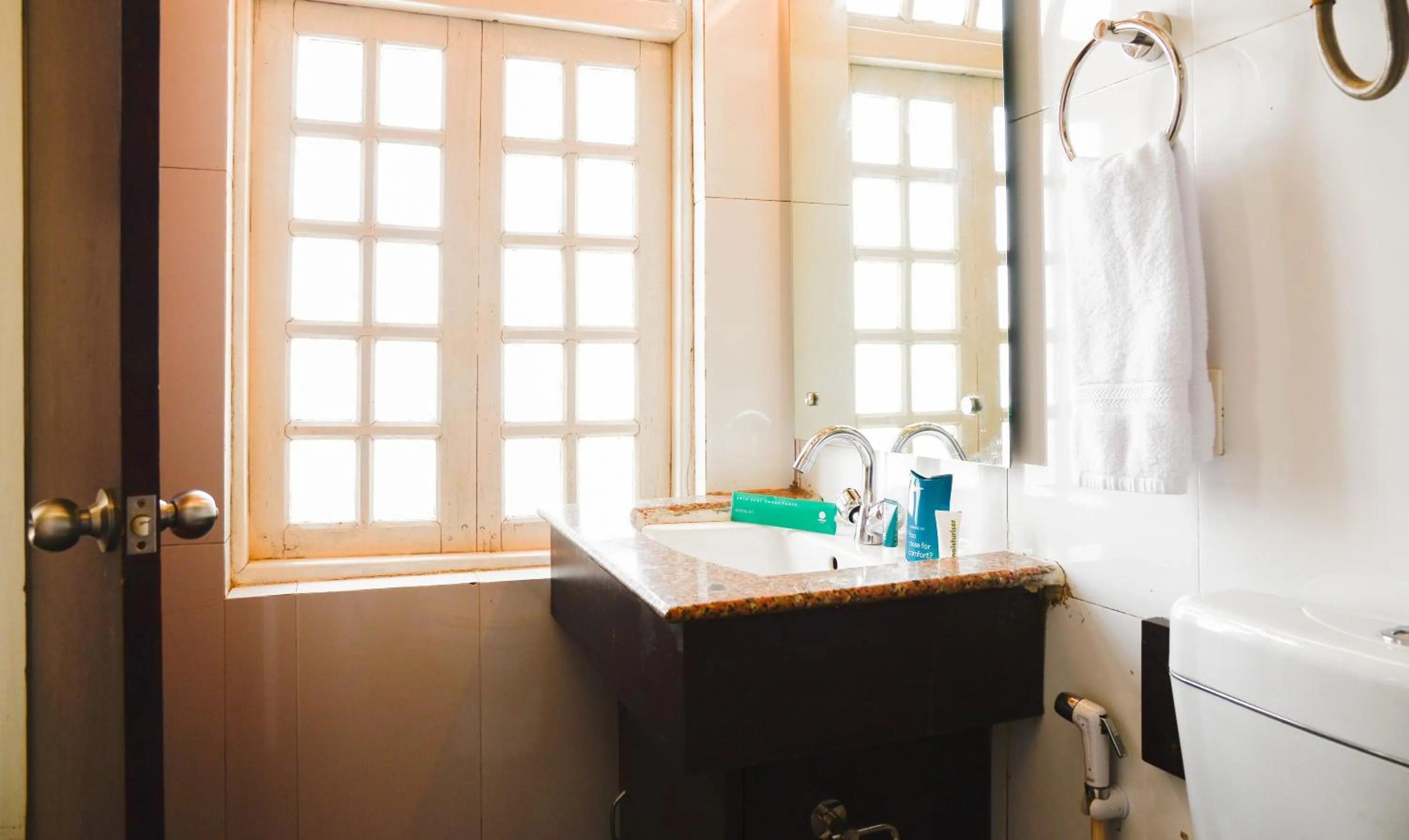 Bathroom in The Nettle and Fern Hotel Gangtok
