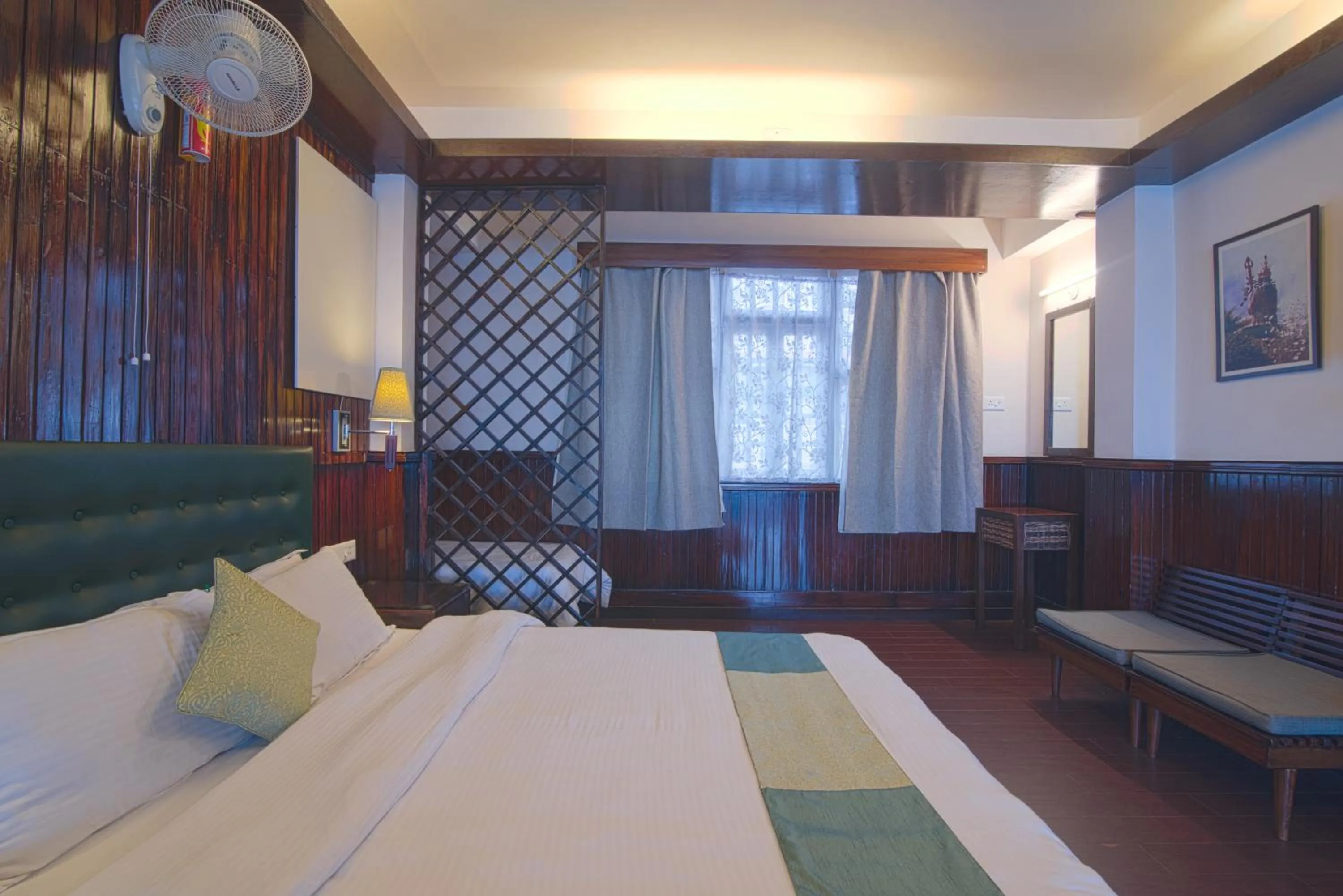 Bed in The Nettle and Fern Hotel Gangtok