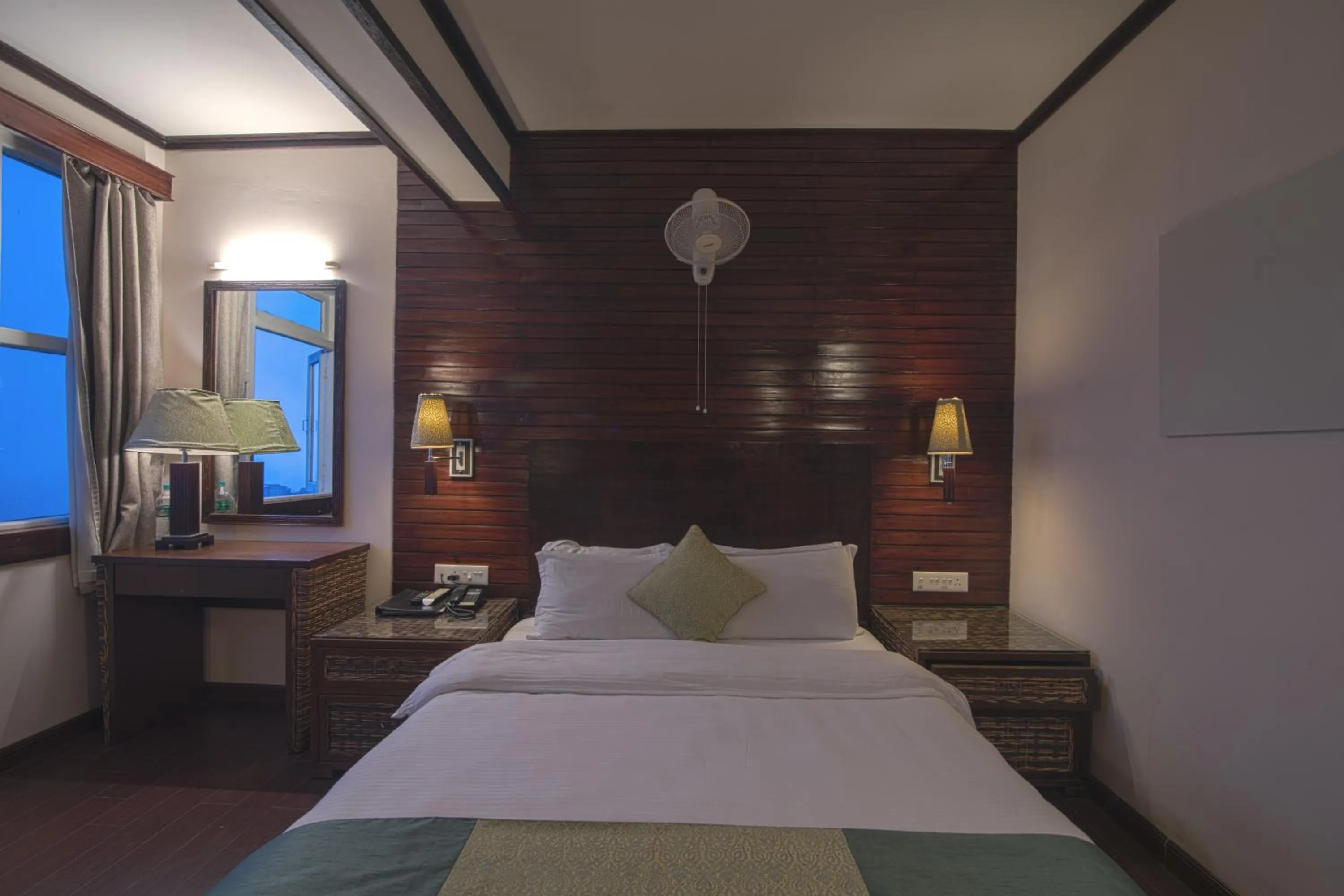 Bed in The Nettle and Fern Hotel Gangtok