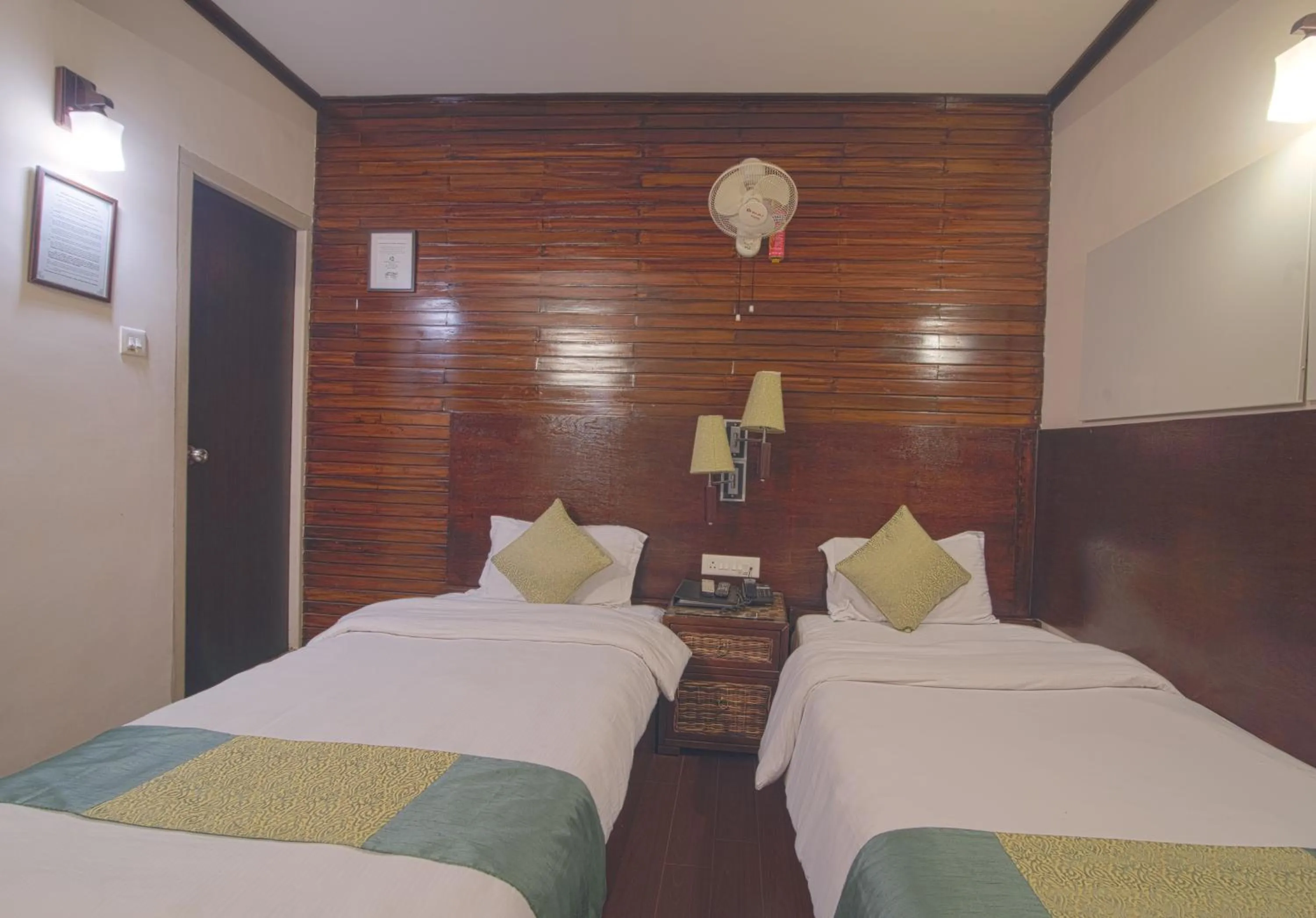 Bed in The Nettle and Fern Hotel Gangtok