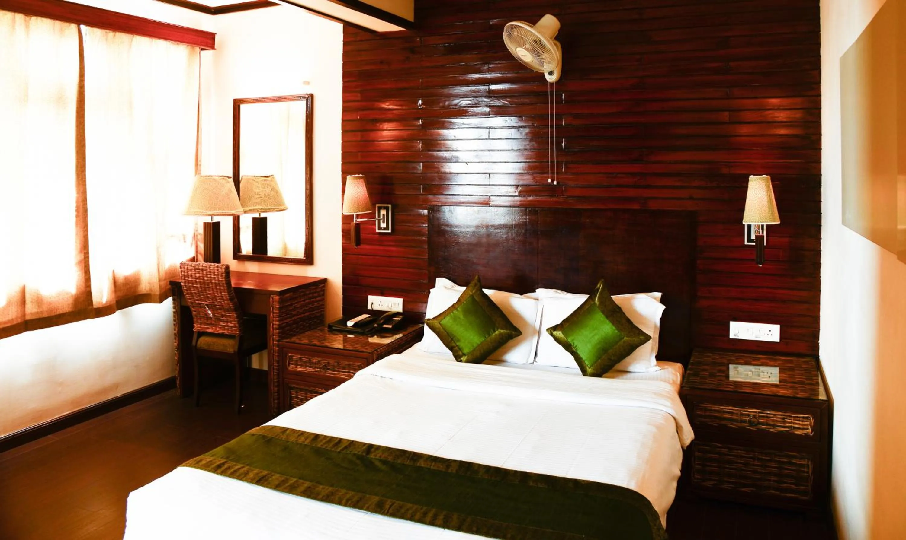 Bed in The Nettle and Fern Hotel Gangtok