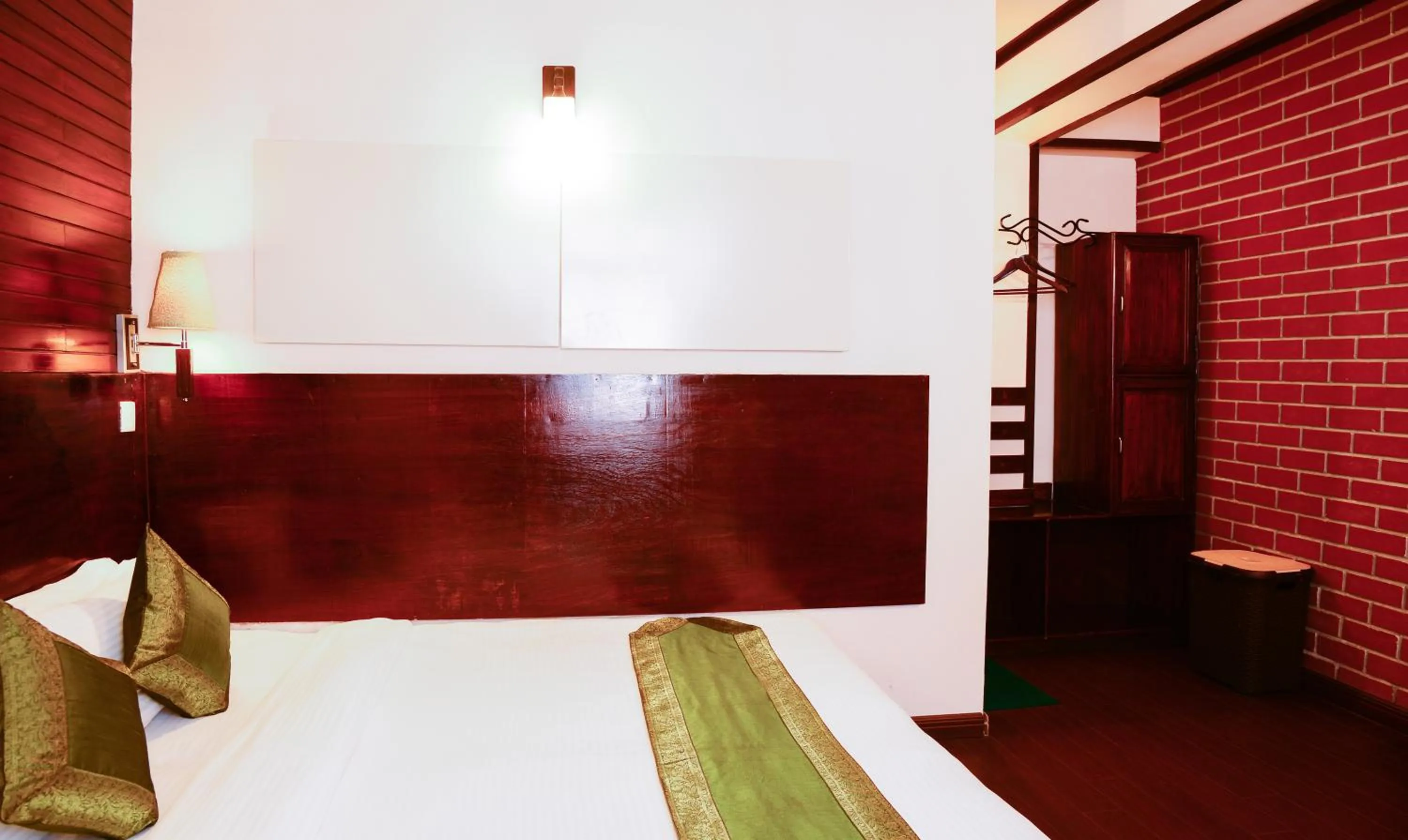 Bed in The Nettle and Fern Hotel Gangtok