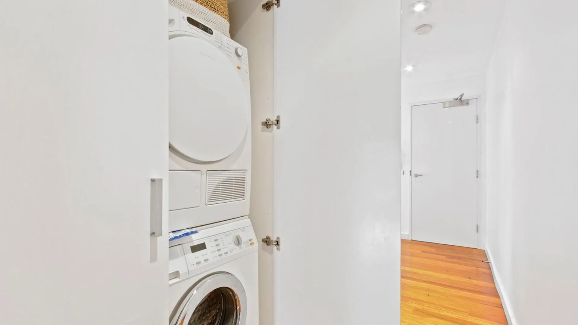 washing machine in 5 Knots Metung