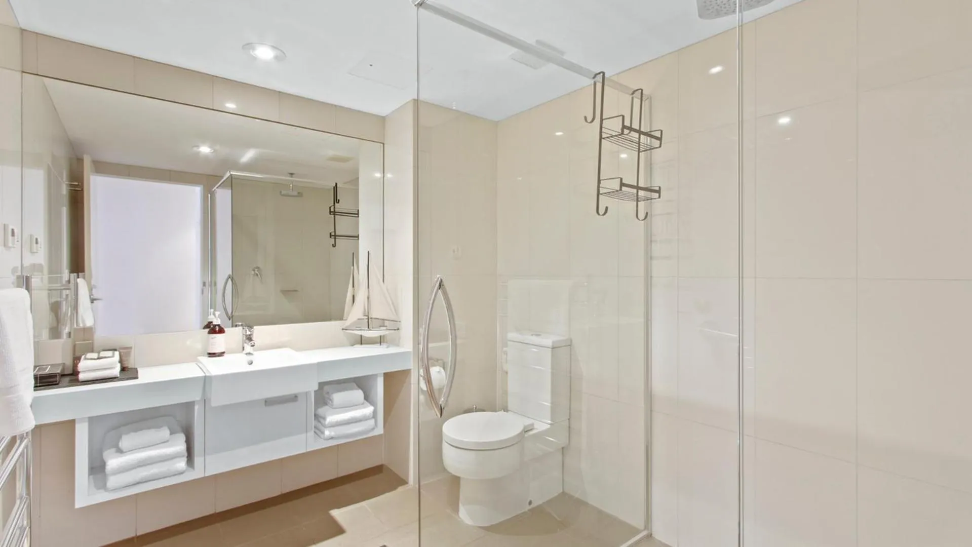 Bathroom in 5 Knots Metung