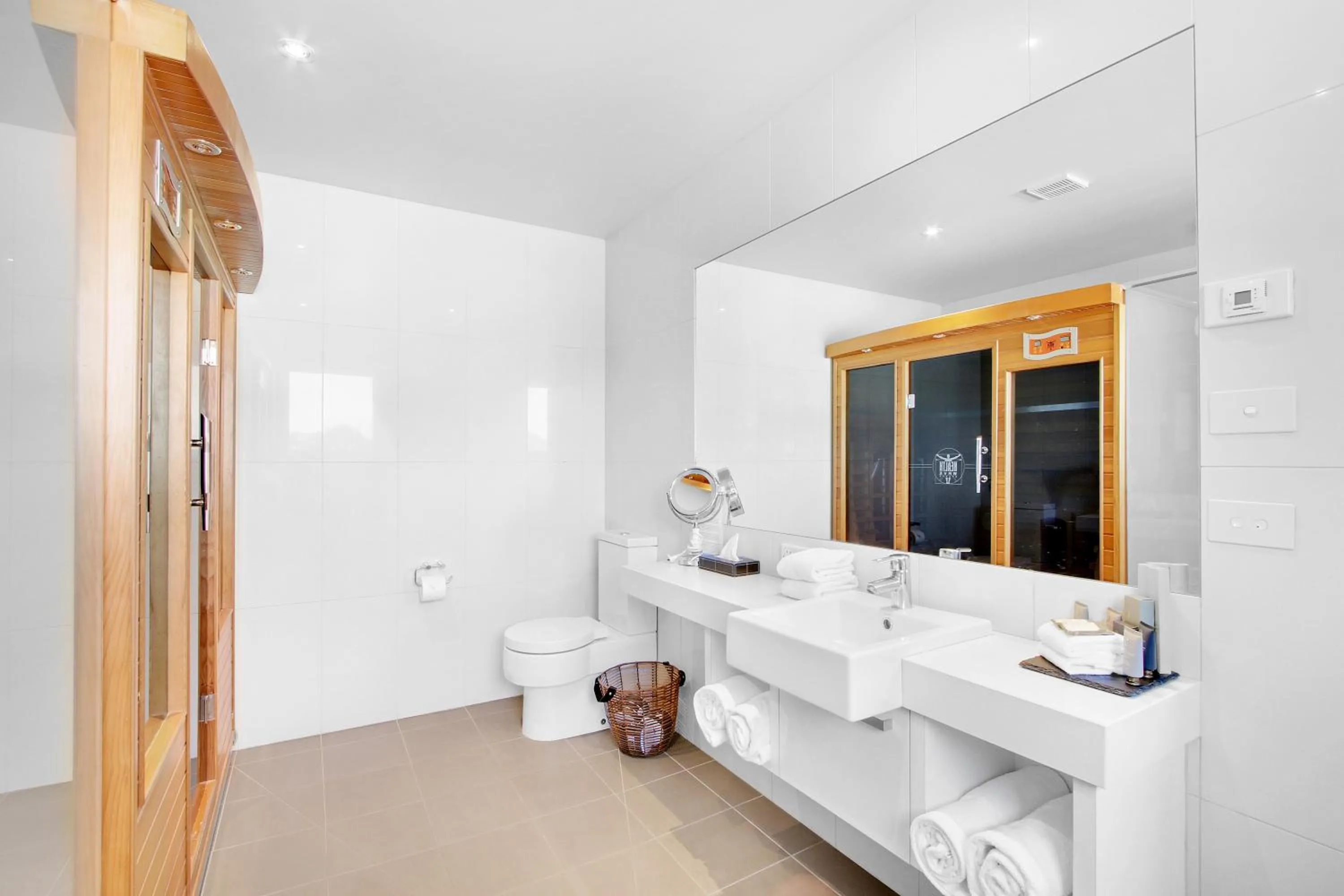 Bathroom in 5 Knots Metung