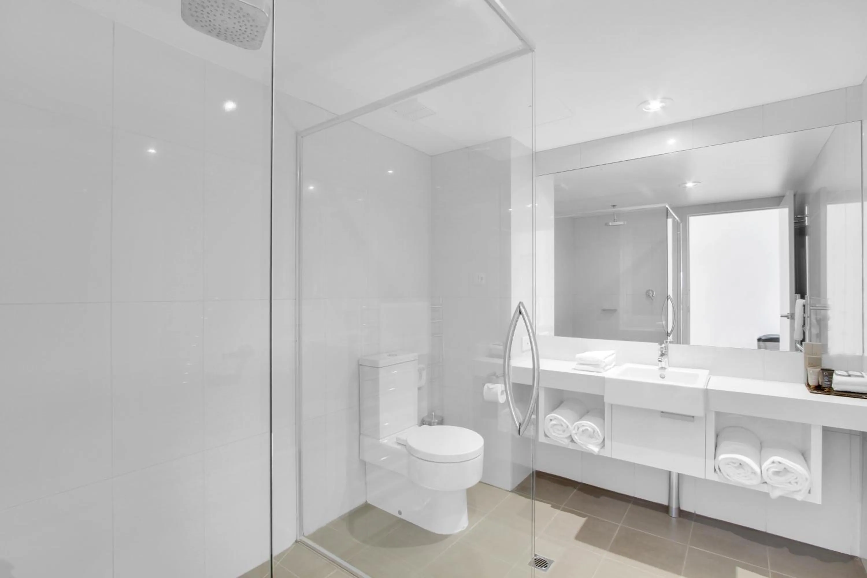 Bathroom in 5 Knots Metung