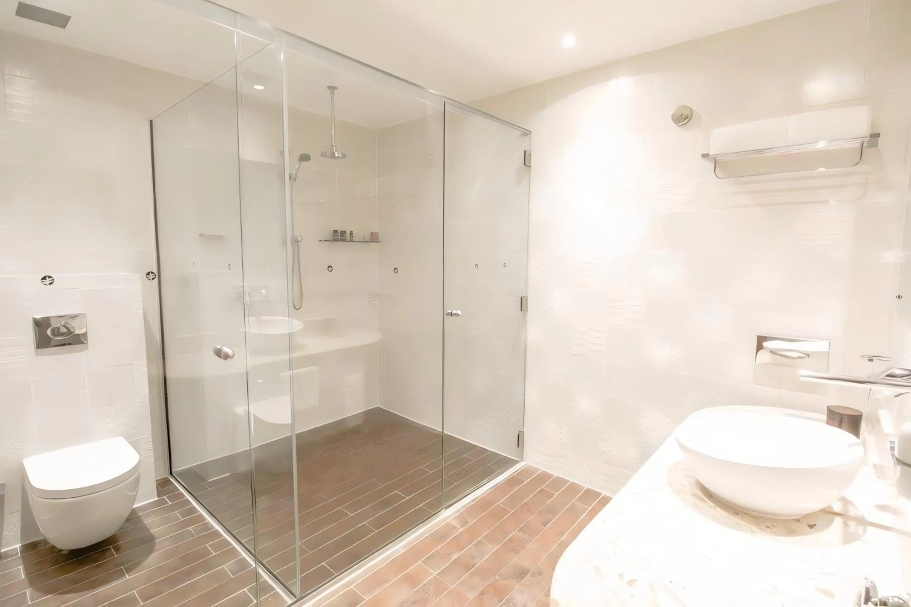 Bathroom in Airways Hotel