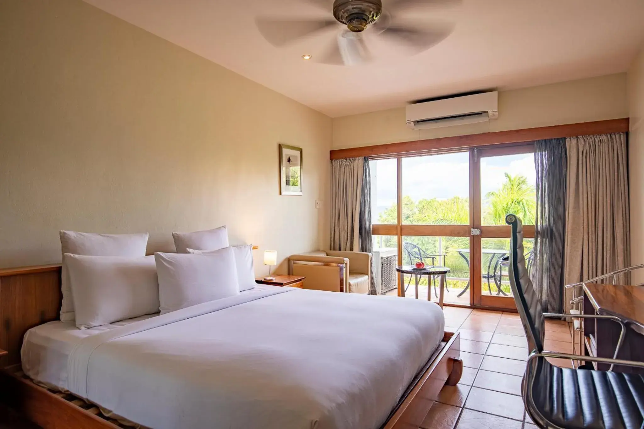 Bacchus Wing King - single occupancy in Airways Hotel Bacchus Wing King - single occupancy in Airways Hotel