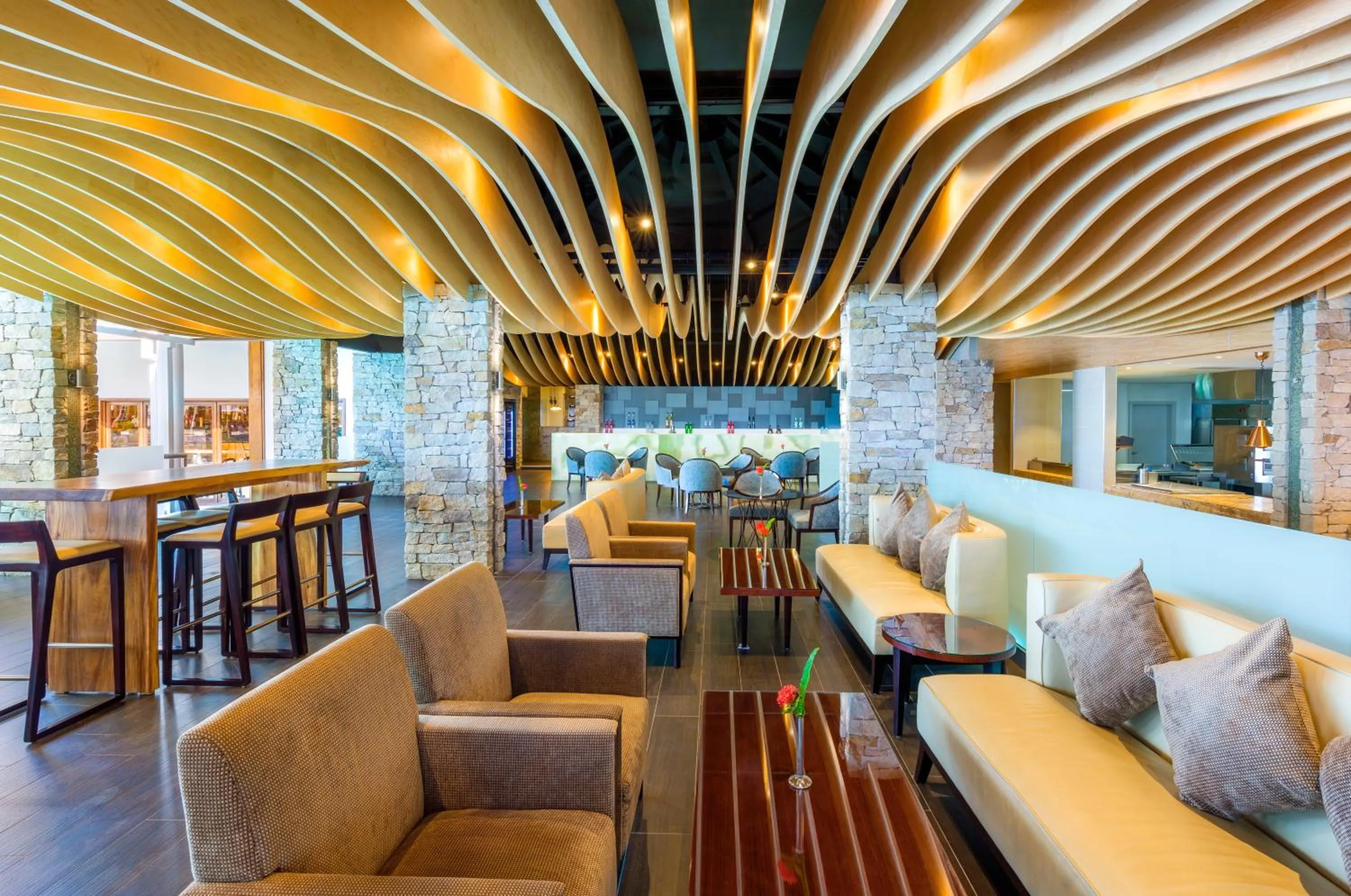 Restaurant/places to eat in Airways Hotel