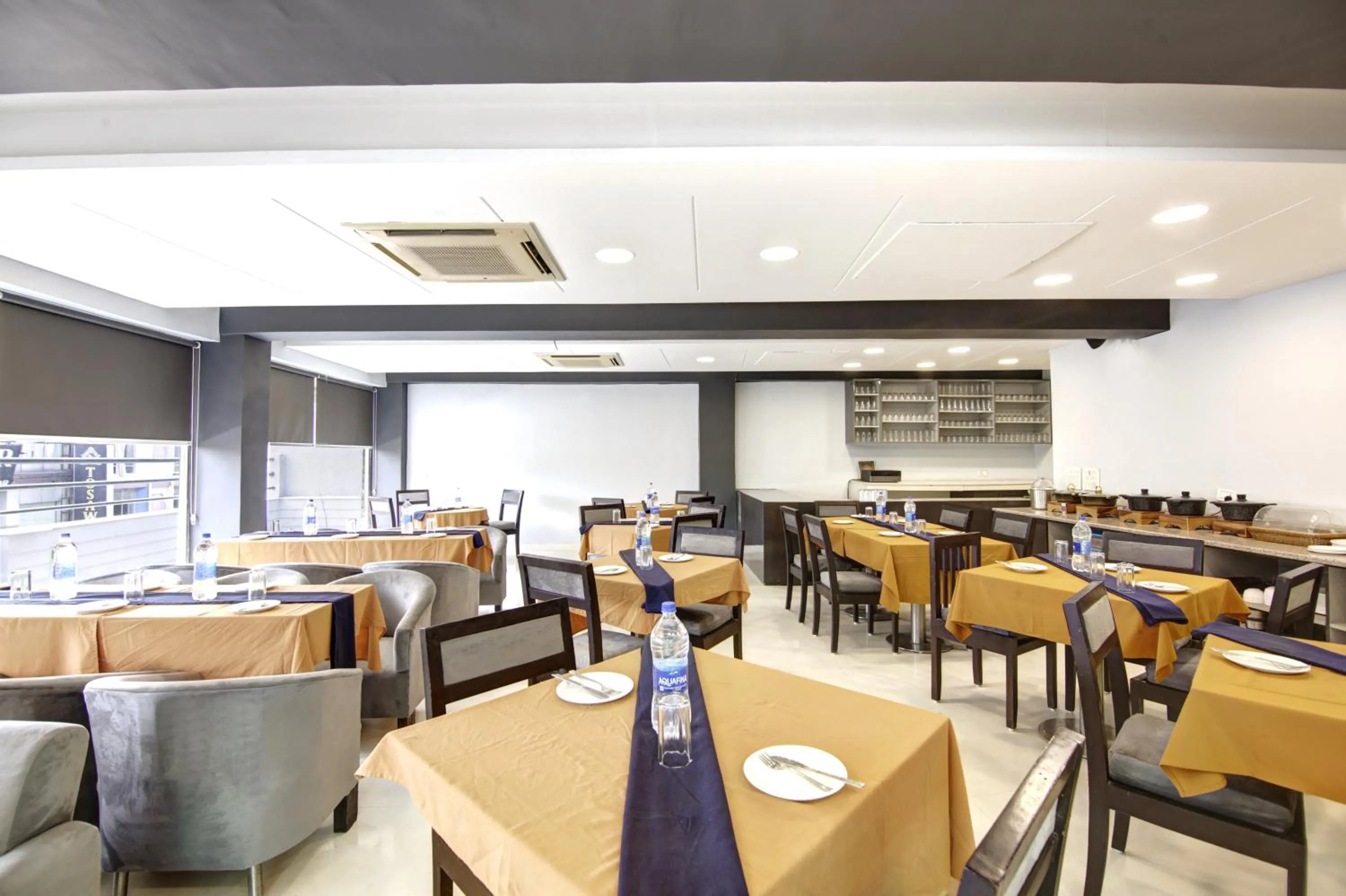 Restaurant/places to eat in Hotel BB Palace (A Family Hotel)