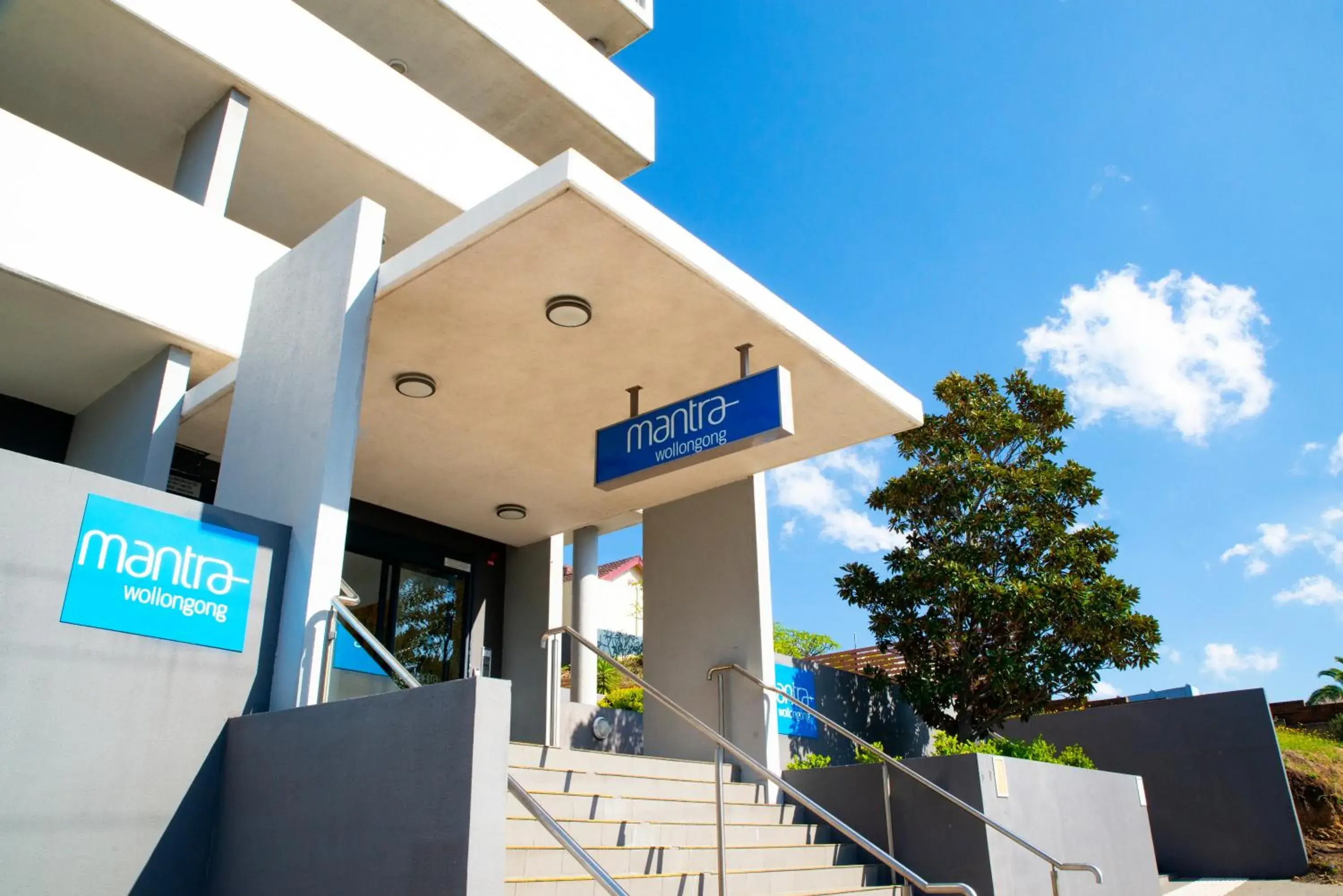 Facade/entrance in Mantra Wollongong Facade/entrance in Mantra Wollongong