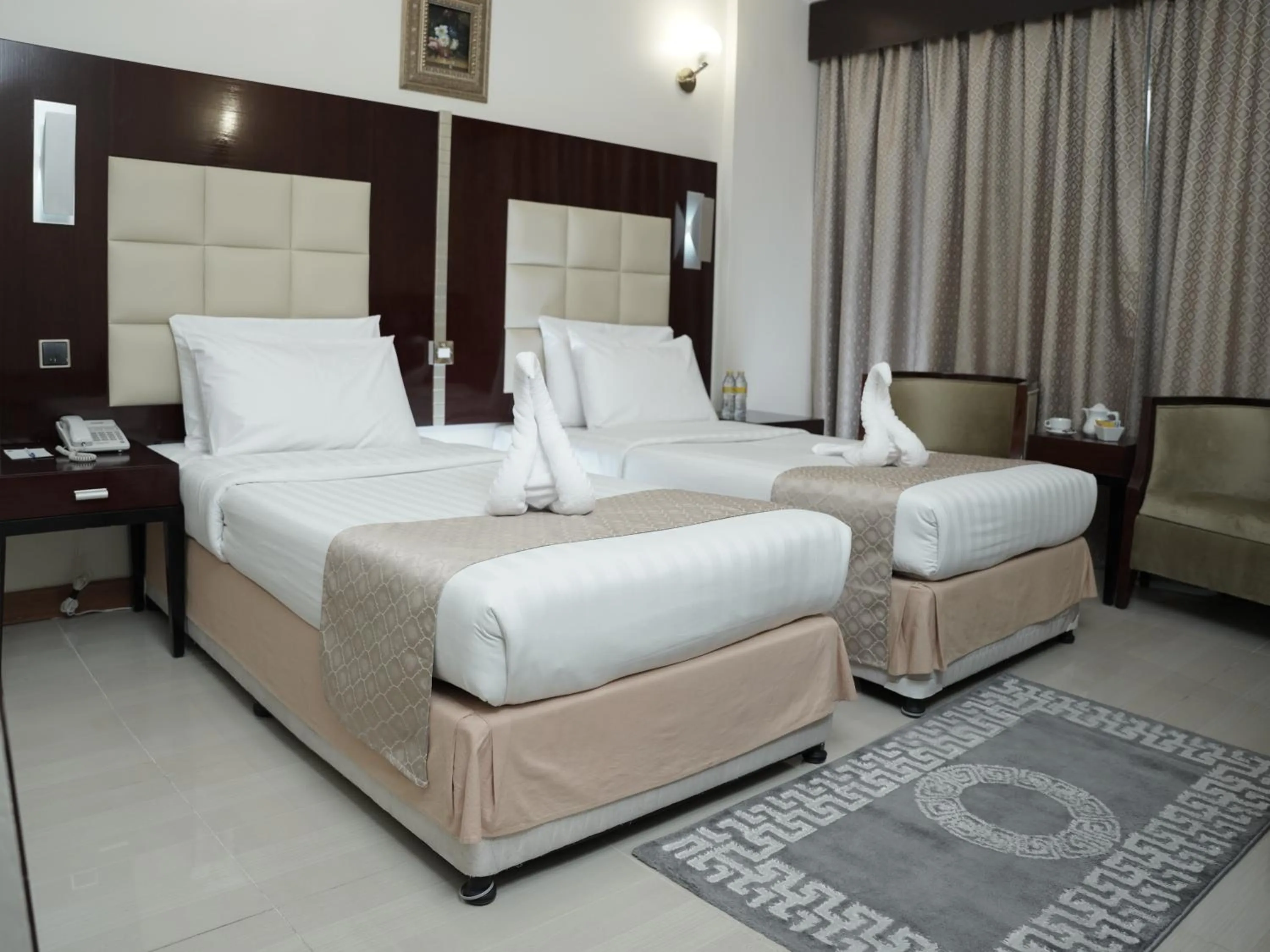 Bedroom, Bed in Sun & Sands Sea View Hotel