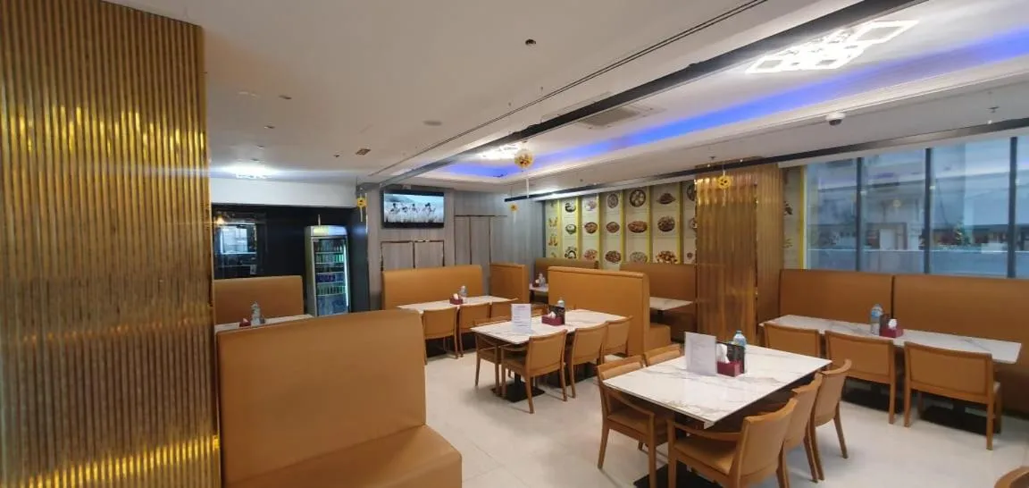 Restaurant/places to eat in Sun & Sands Sea View Hotel