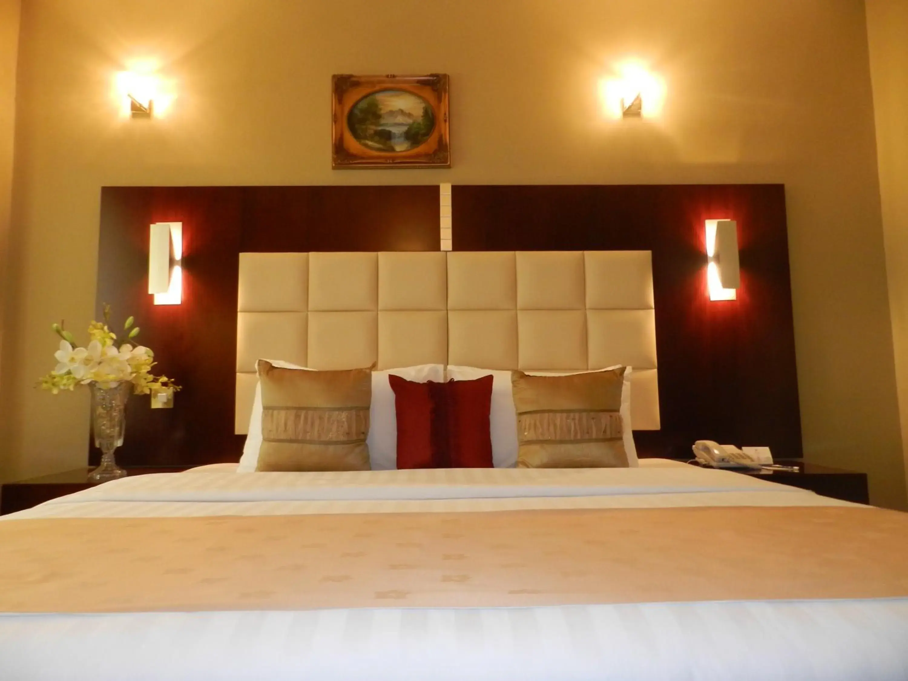 Bed in Sun & Sands Sea View Hotel Bed in Sun & Sands Sea View Hotel