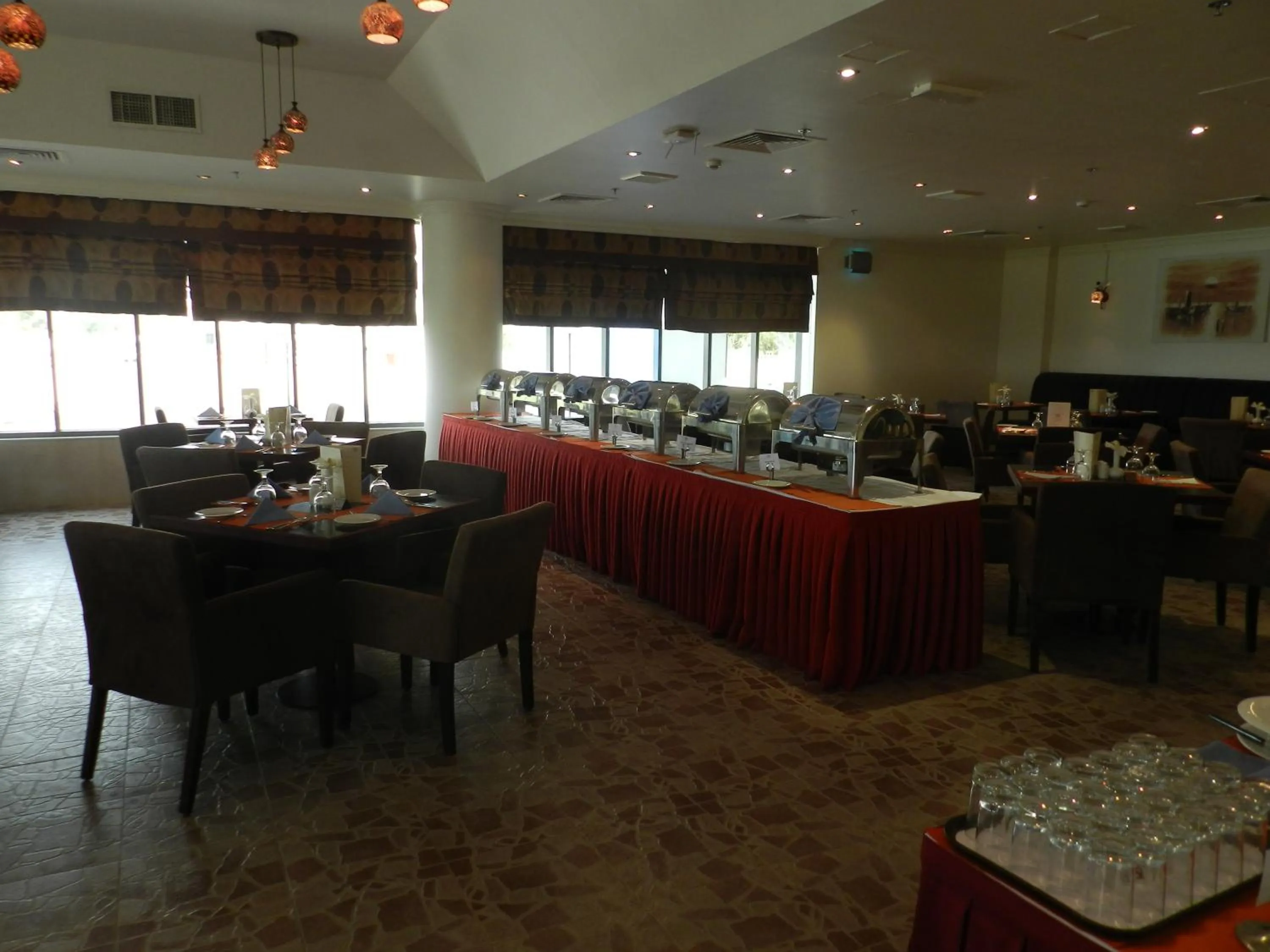 Restaurant/places to eat in Sun & Sands Sea View Hotel