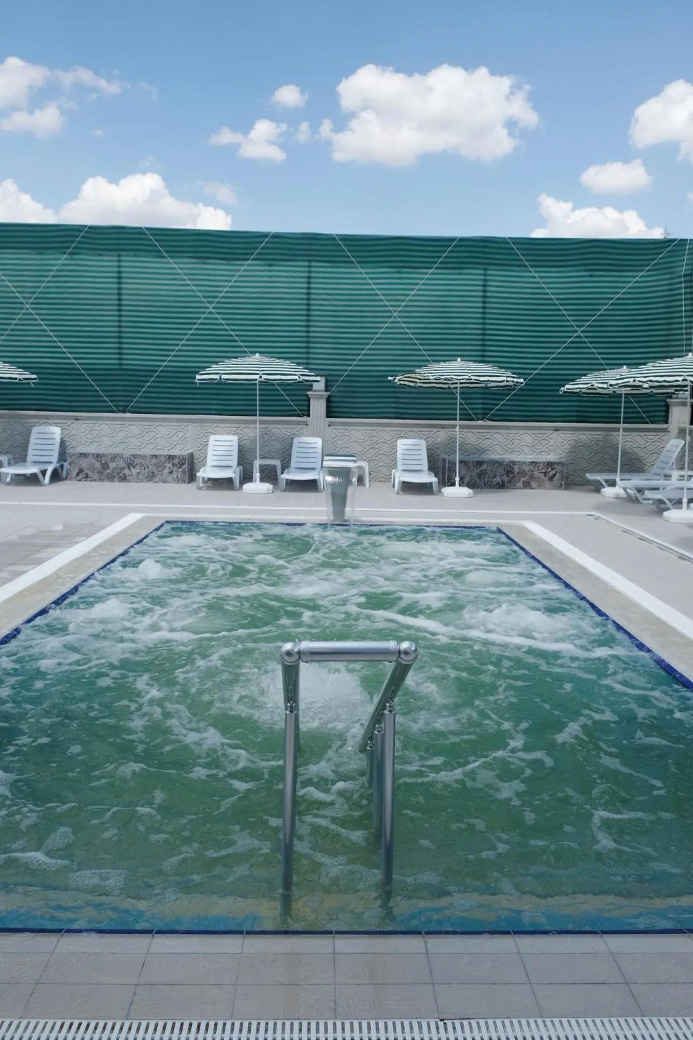Swimming pool in Basaranlar Thermal Otel