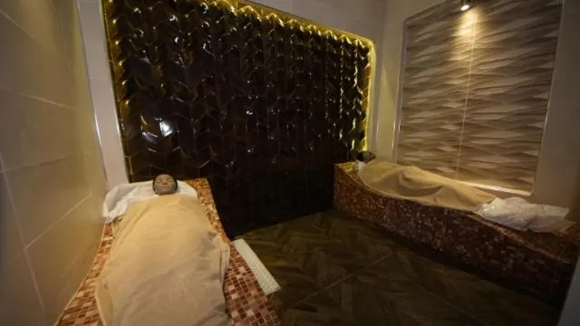 Swimming pool, Bed in Basaranlar Thermal Otel