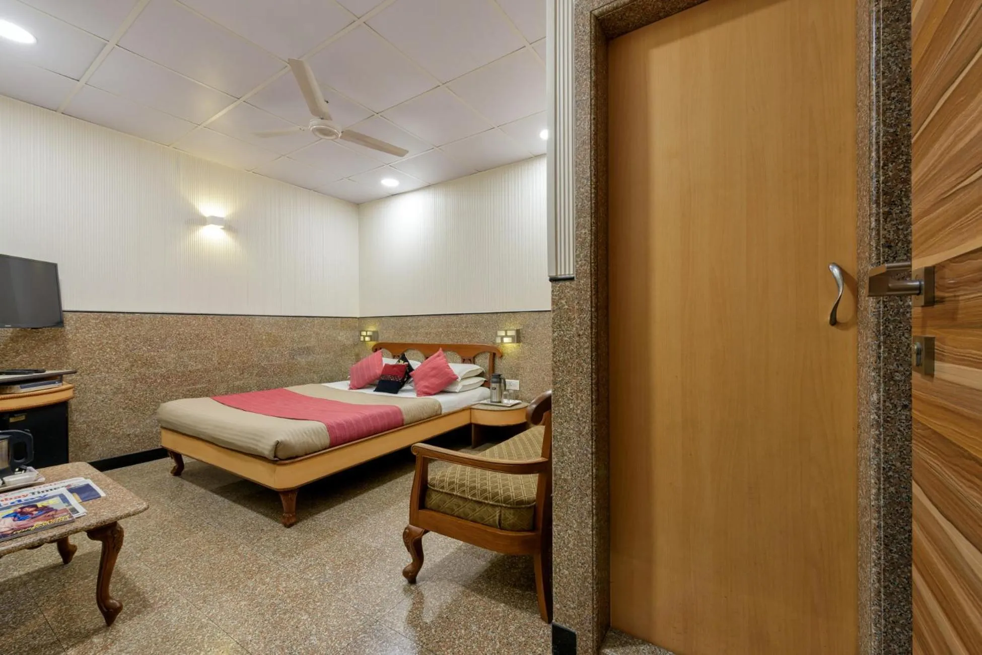 Photo of the whole room, Bed in Hotel Royal Castle