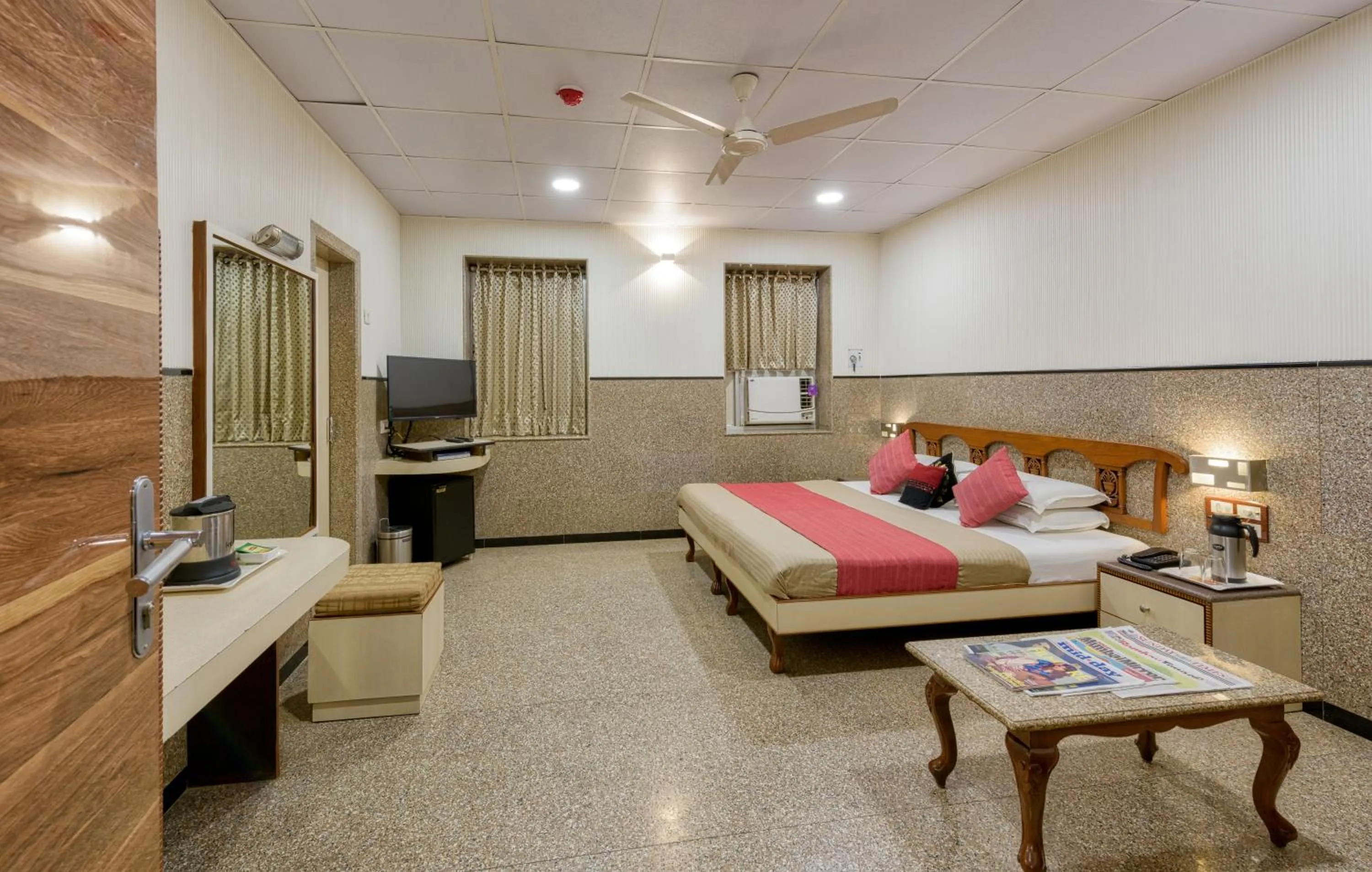 Photo of the whole room, Bed in Hotel Royal Castle